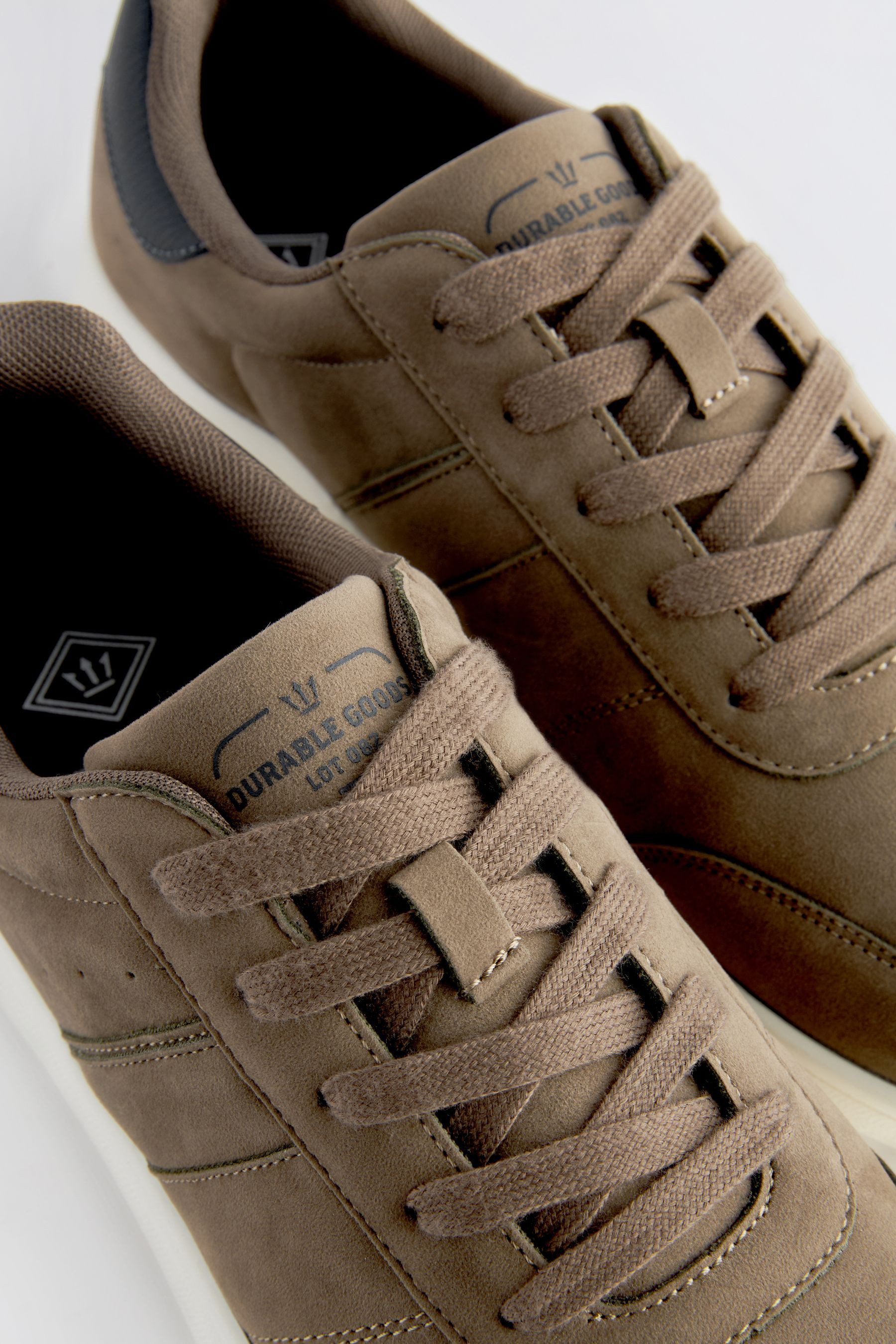 Next Sneaker aus Veloursleder Sneaker (1-tlg) günstig online kaufen