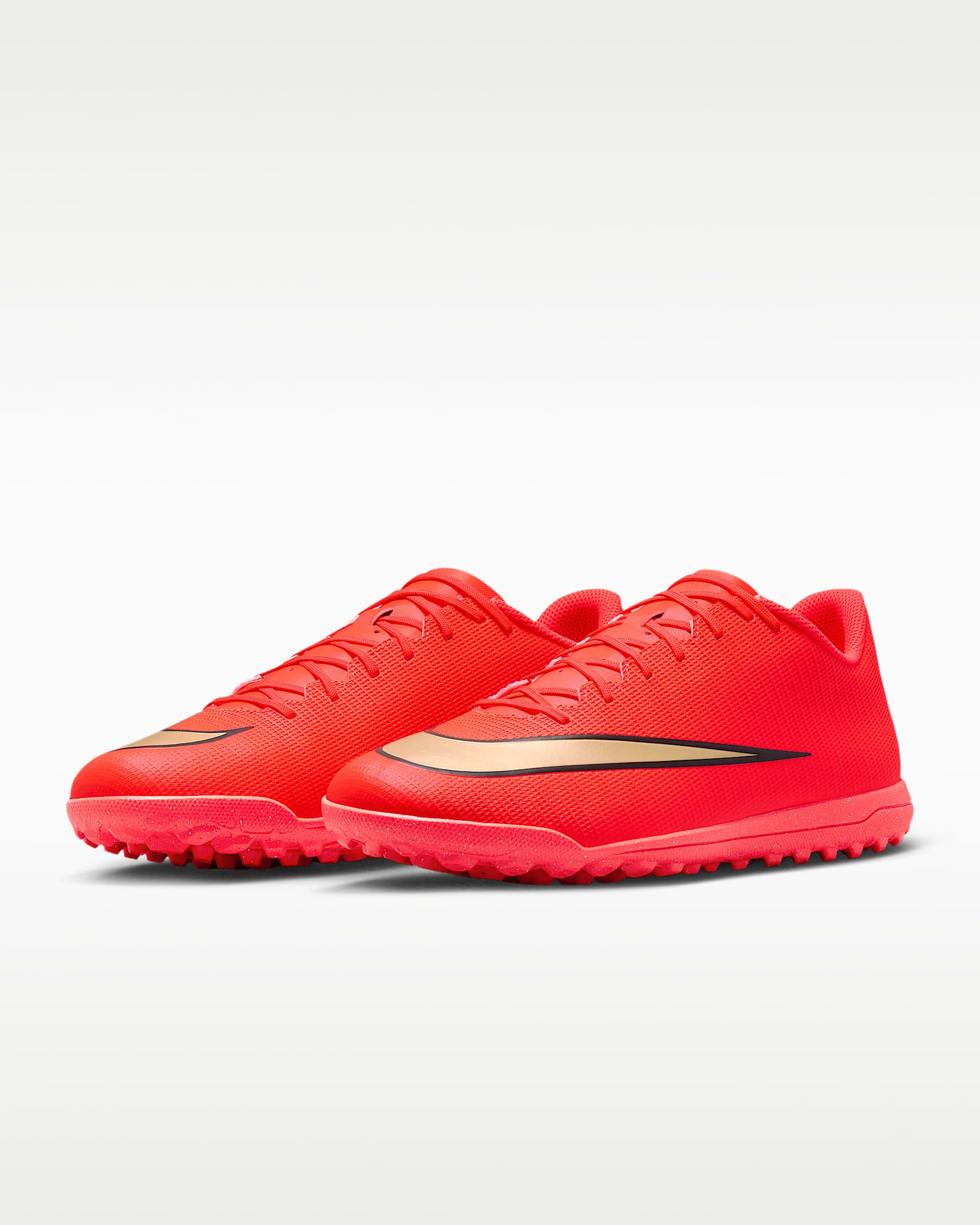 Nike Mercurial Vapor 17 Club Fußballschuh für harte Untergründe wie Asche, Turf und Kunstrasen