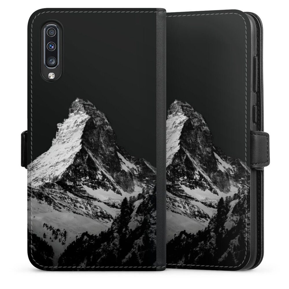 DeinDesign Handyhülle Berg Schnee Alpspitze Snow Capped Mountains Grayscale, Samsung Galaxy A70 Hülle Handy Flip Case Wallet Cover