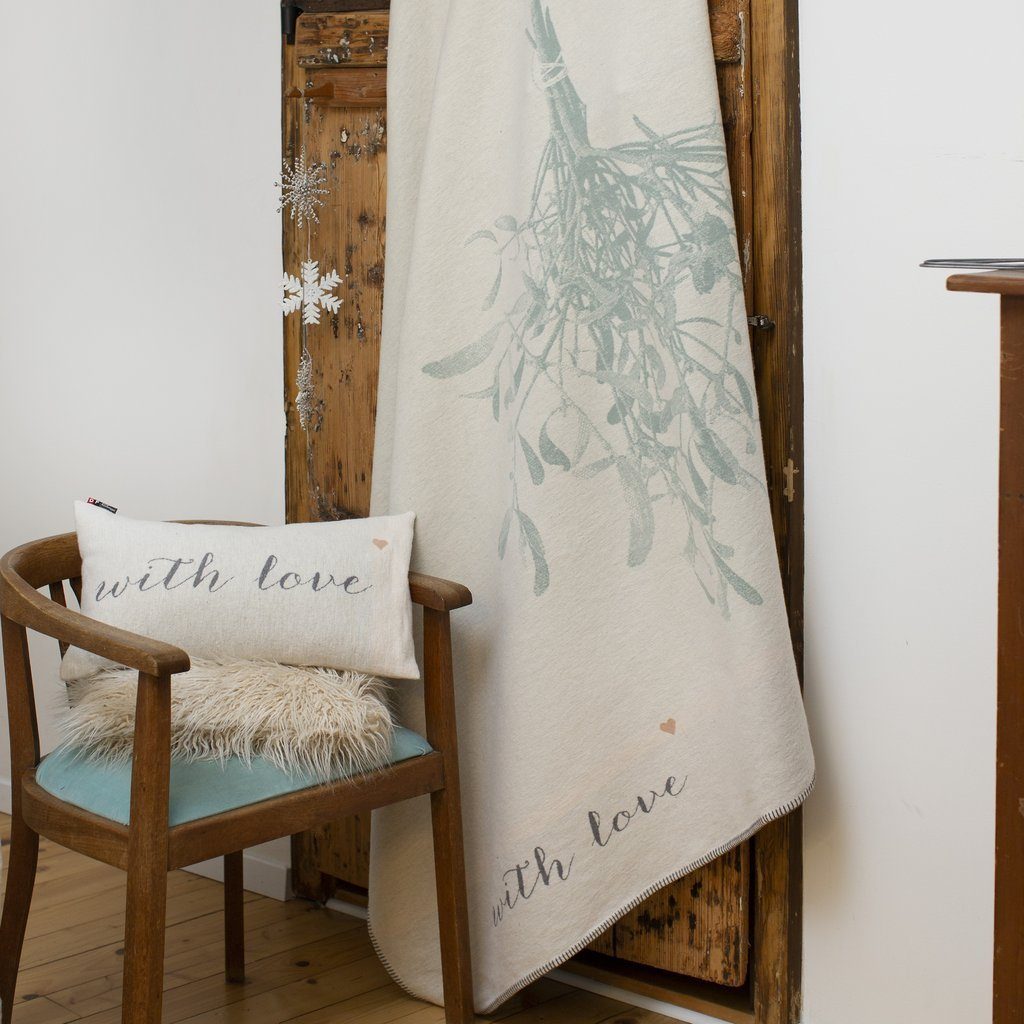 Wohndecke 'Mistelzweig/with love' 140 x 200 cm Rohweiß, DAVID FUSSENEGGER