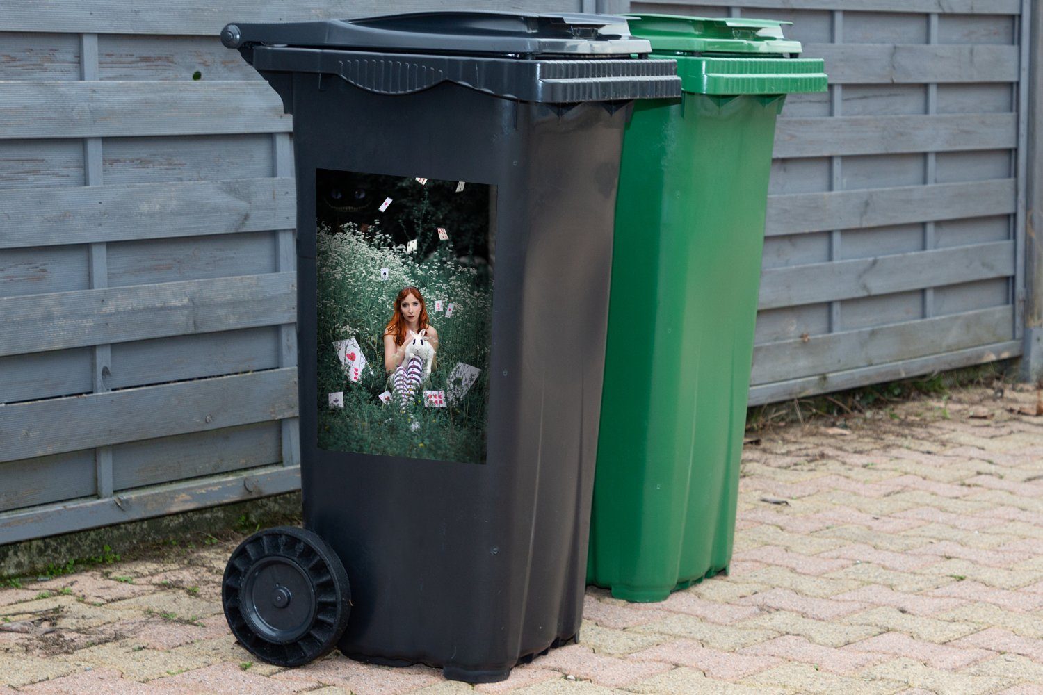 MuchoWow Wandsticker Mülleimer-aufkleber, (1 Spielkarten - - Mülltonne, Container, Sticker, Abfalbehälter - Kaninchen St), Blumen Frau