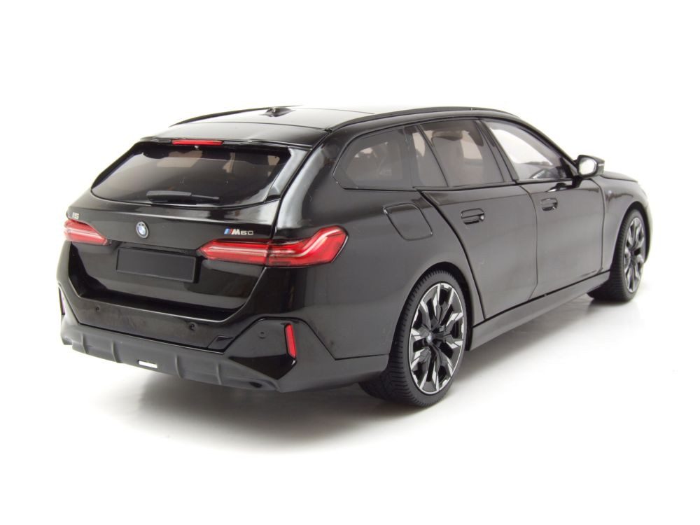 Minichamps Modellauto BMW i5 M60 Touring Kombi 2024 schwarz metallic, Maßstab 1:18