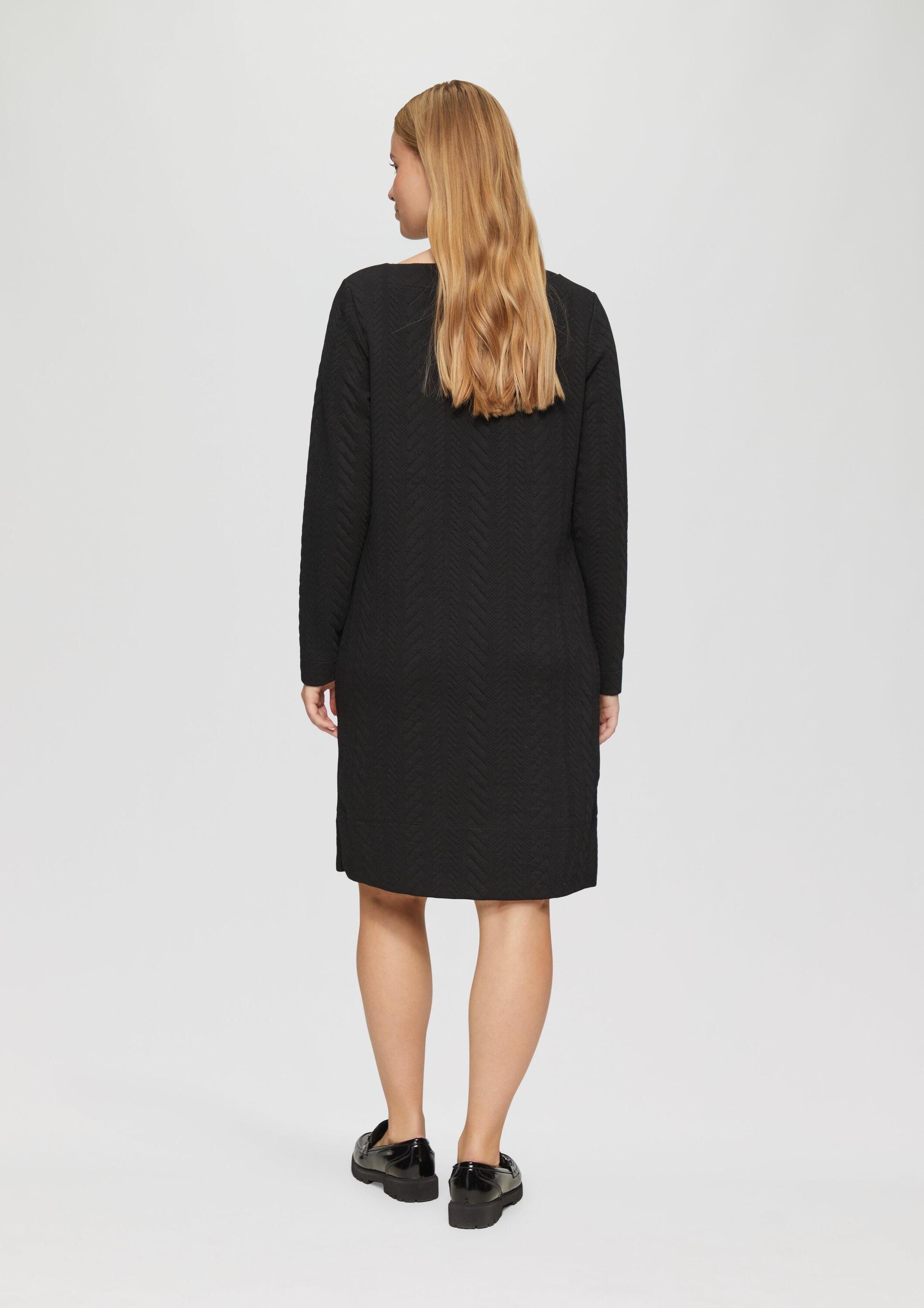 s.Oliver Minikleid Kleid Strukturiertes Jacquard-Kleid mit U-Boot-Ausschnitt