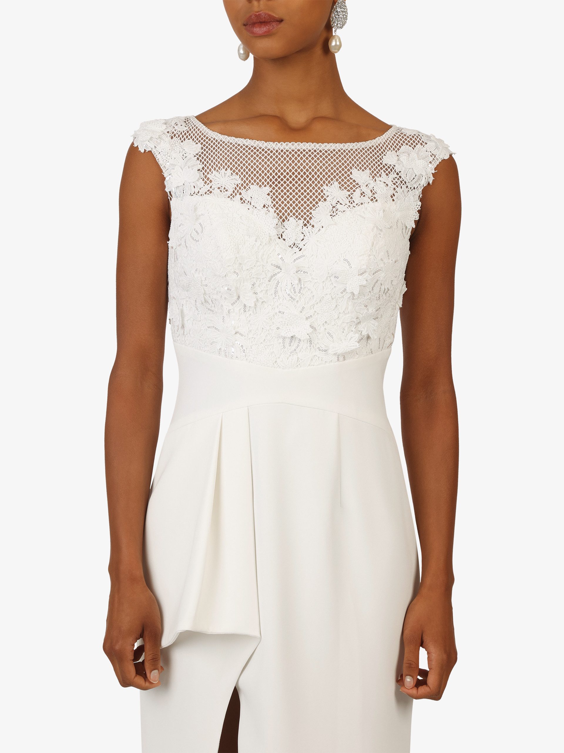 Kraimod Abendkleid mit floraler Spitze und Beinschlitz