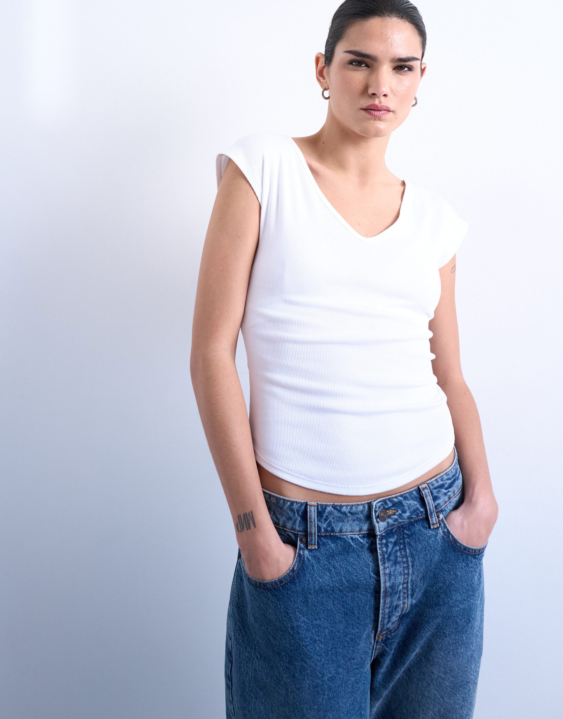 TOPSHOP V-Shirt TSLISSY SS V-NECK T-SHIRT JRS NOOS Baumwollmischung, slim fit