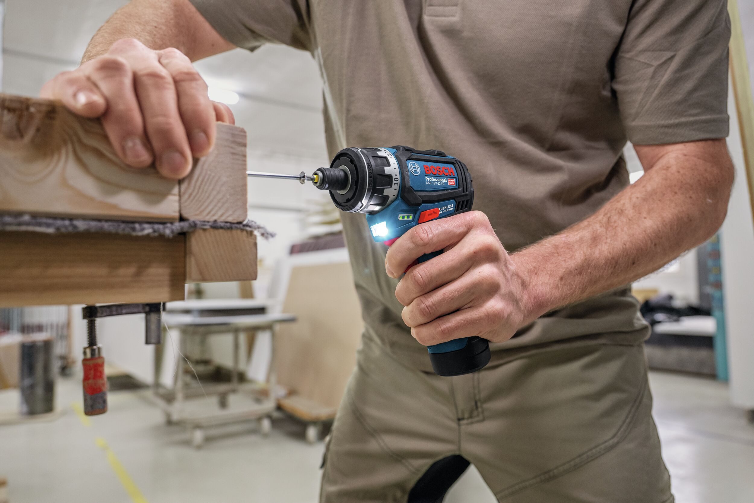 BOSCH Akku-Bohrschrauber GSR 12V-32 FC, 12 V, Ohne Akku - im Karton