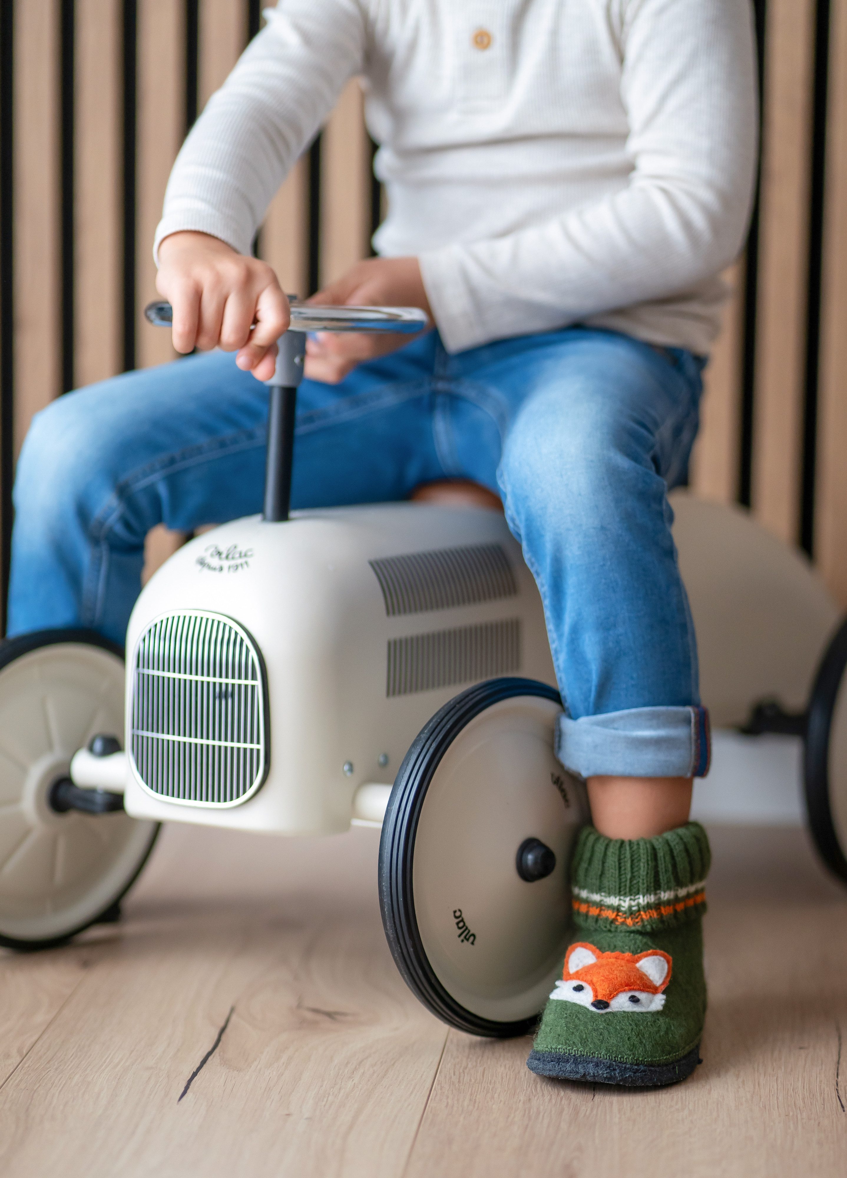 Beck Hüttenschuh Fuchs Hüttenschuhe (aus Österreich, warme Füße für Kita, Schule und Zuhause) sehr warm, rutschfeste Sohle, 100% atmungsaktive Schurwolle