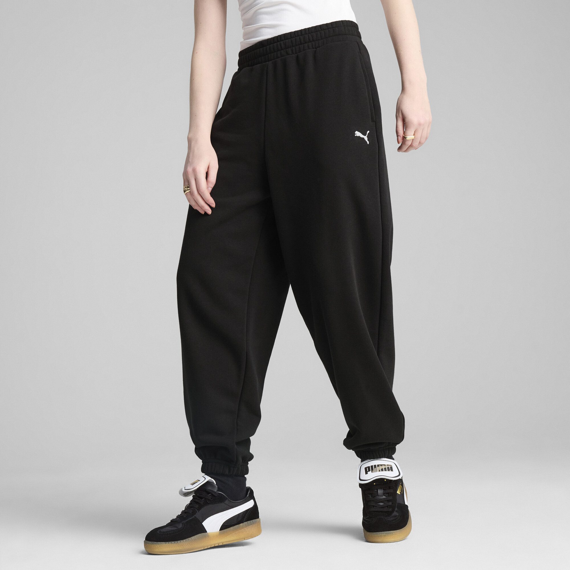 PUMA Sporthose WARDROBE ESS Relaxed Fit Jogginghose Damen günstig online kaufen