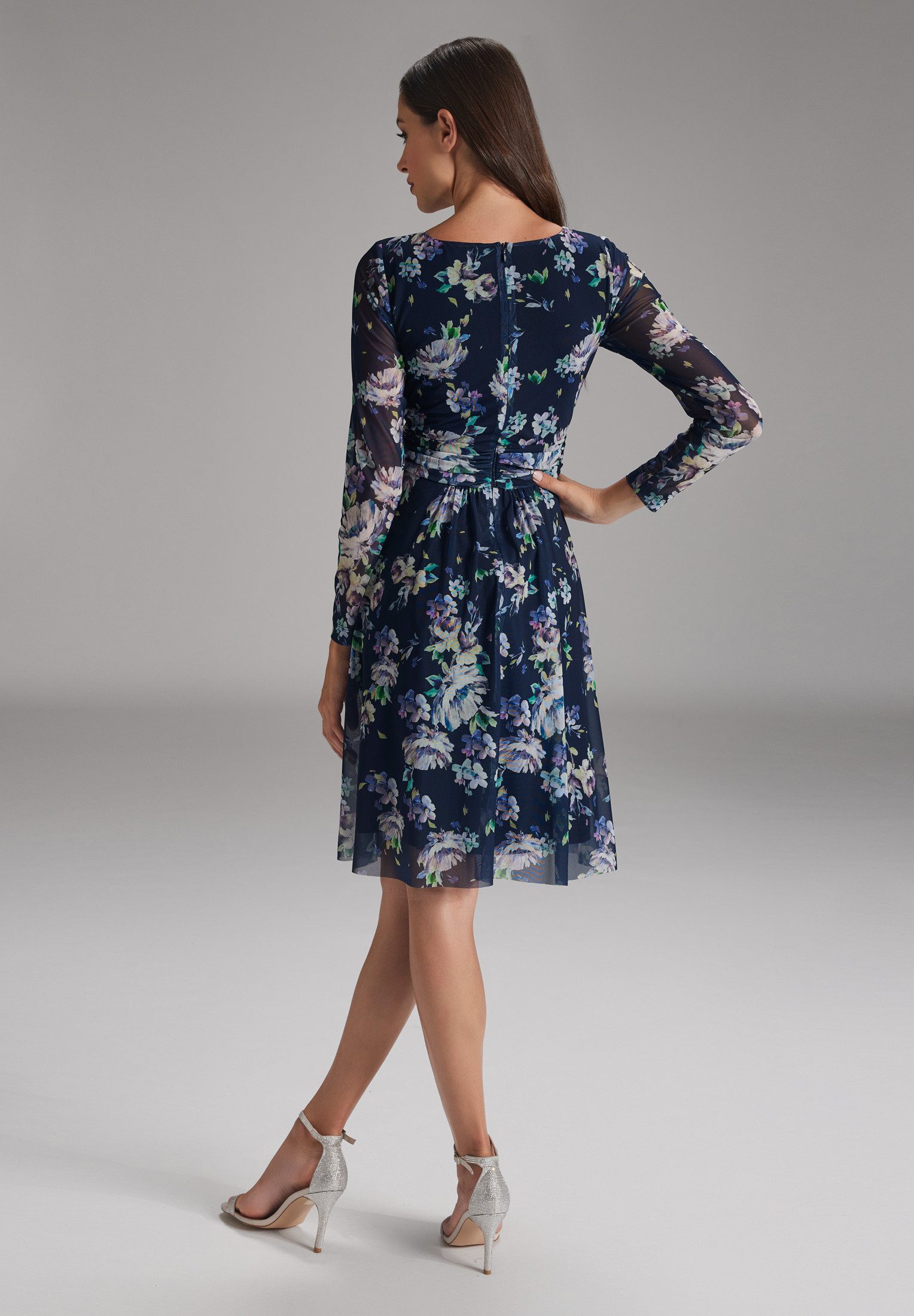 SWING Midikleid - Blumiges Kleid mit Knotendetail - luftiges Anlasskleid ge günstig online kaufen