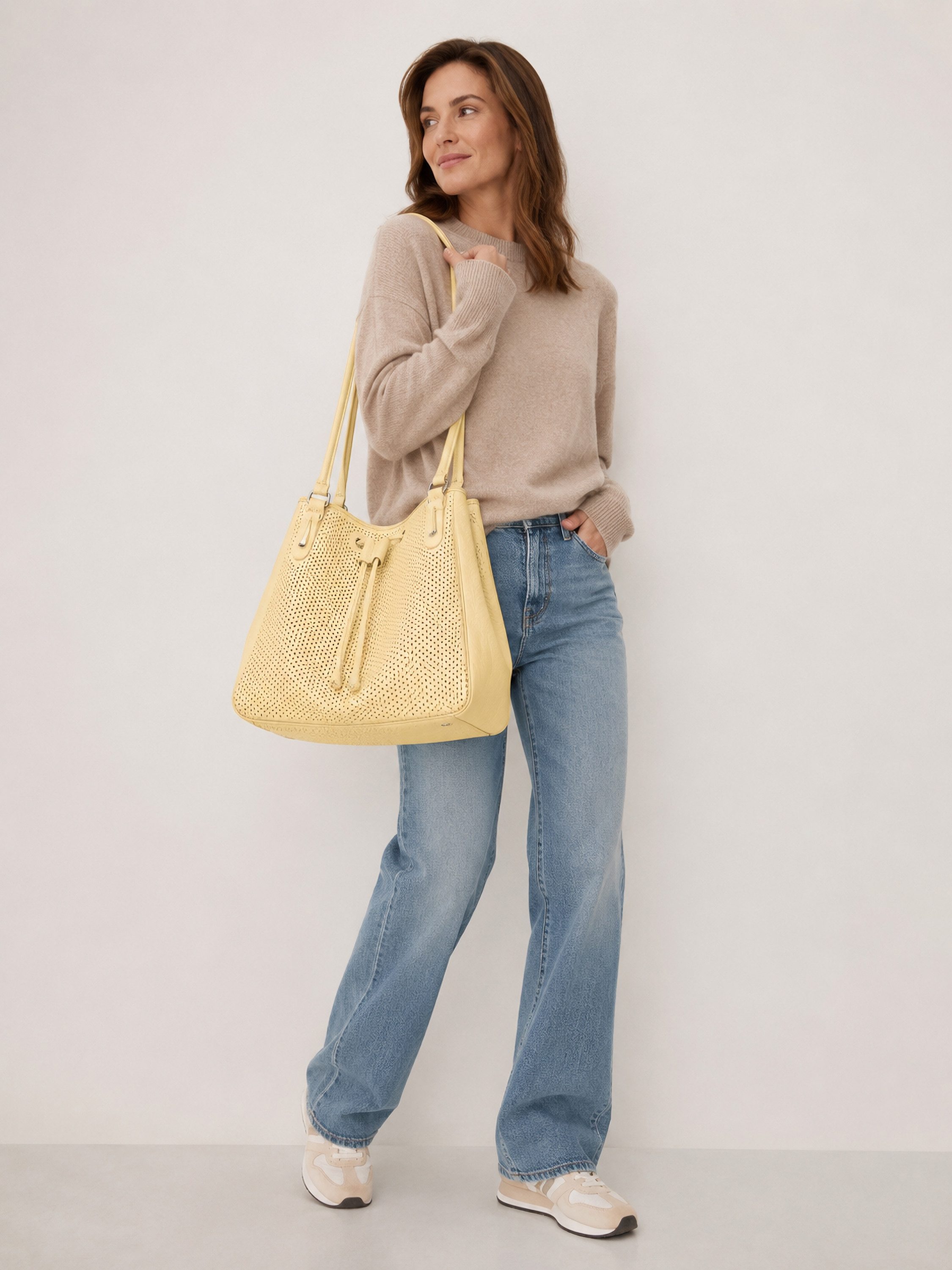 COLLEZIONE ALESSANDRO Schultertasche Sorrento, aus softem Material, XL-Format