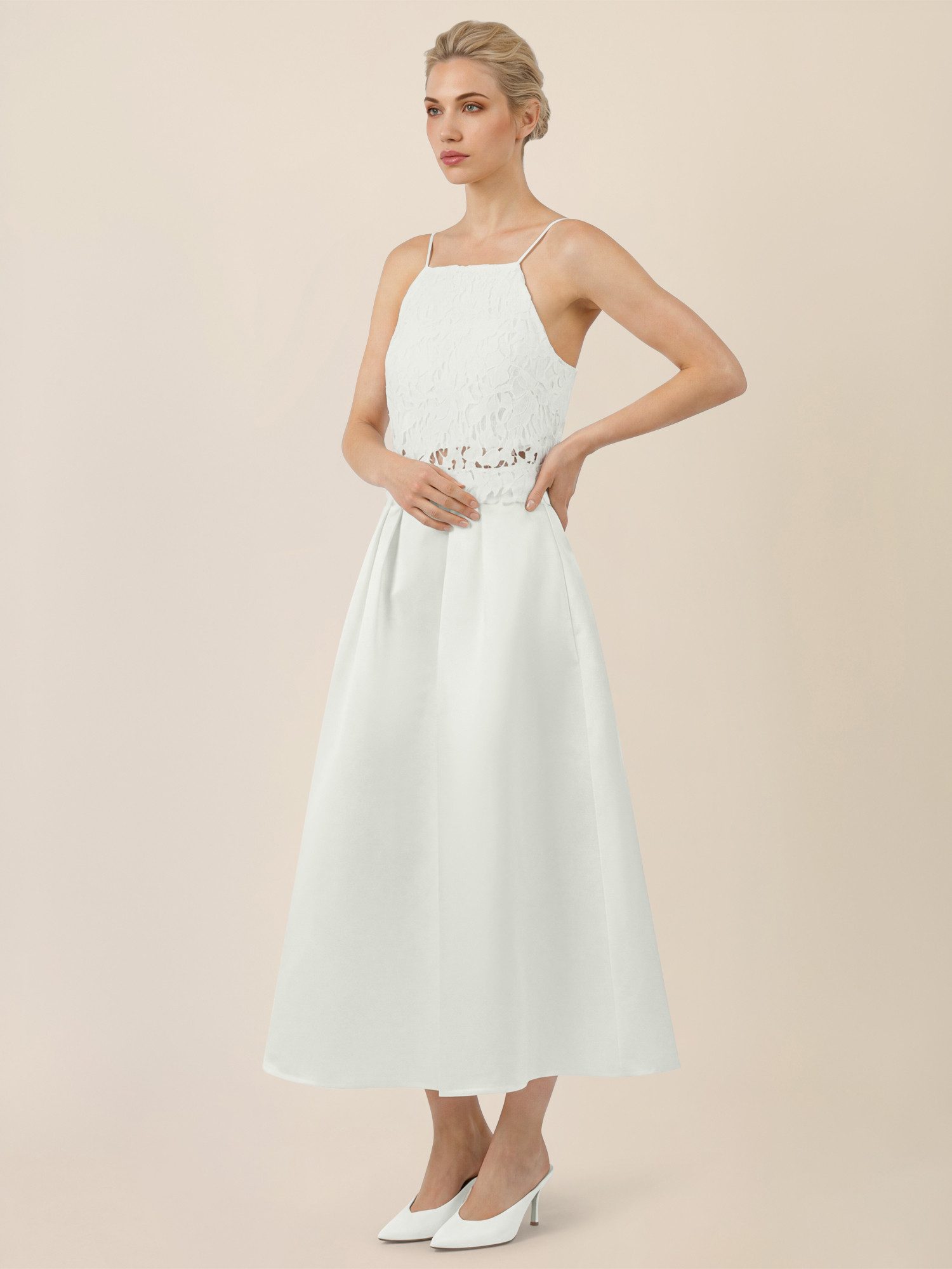 Apart Brautkleid mit A-Linienrock und Spaghettiträgern