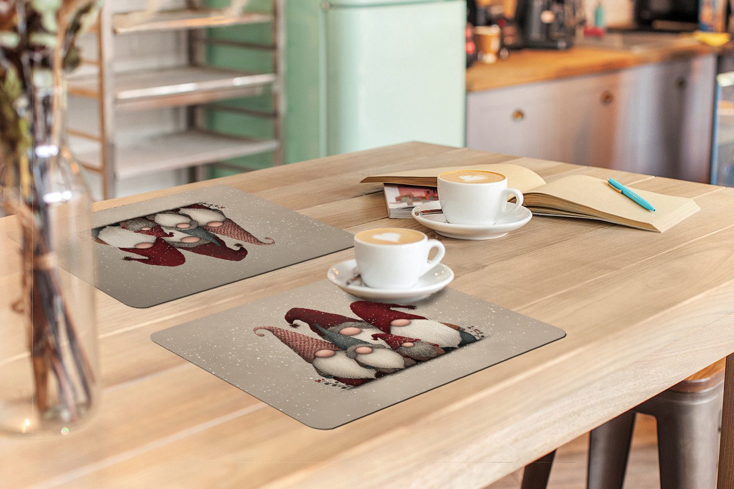 MuchoWow Platzset Wichtel - Weihnachten - Schnee - Zipfelmützen, (6-St), Platzsets, Tischset, Abwaschbar, Tischsets, Platzdeckchen