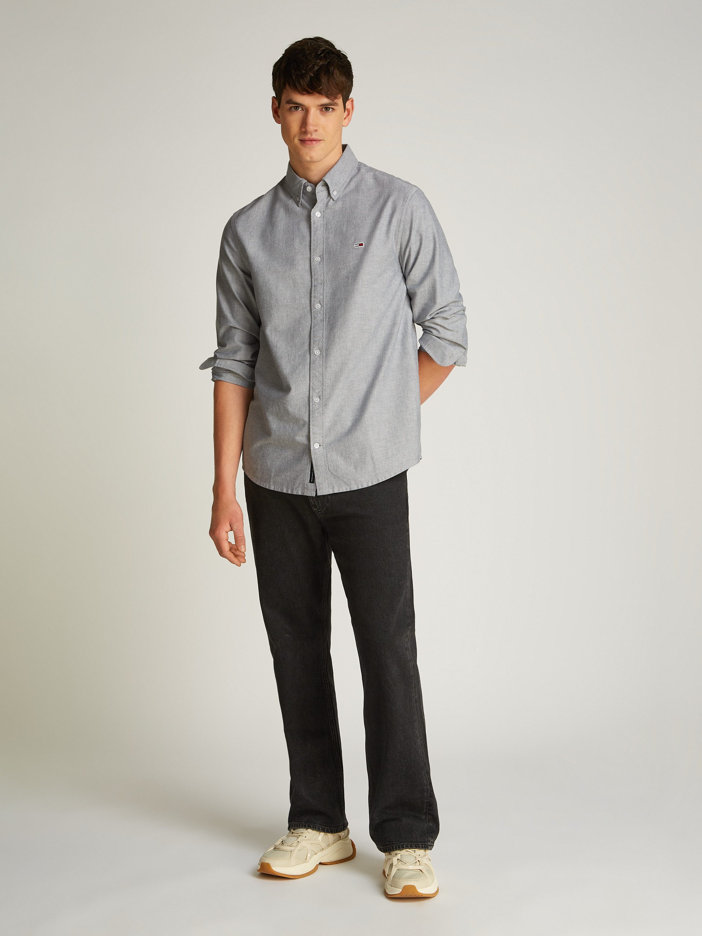 Tommy Jeans Plus Langarmhemd TJM REG OXFORD SHIRT EXT in Großen Größen, Logostickerei, Button-down-Kragen