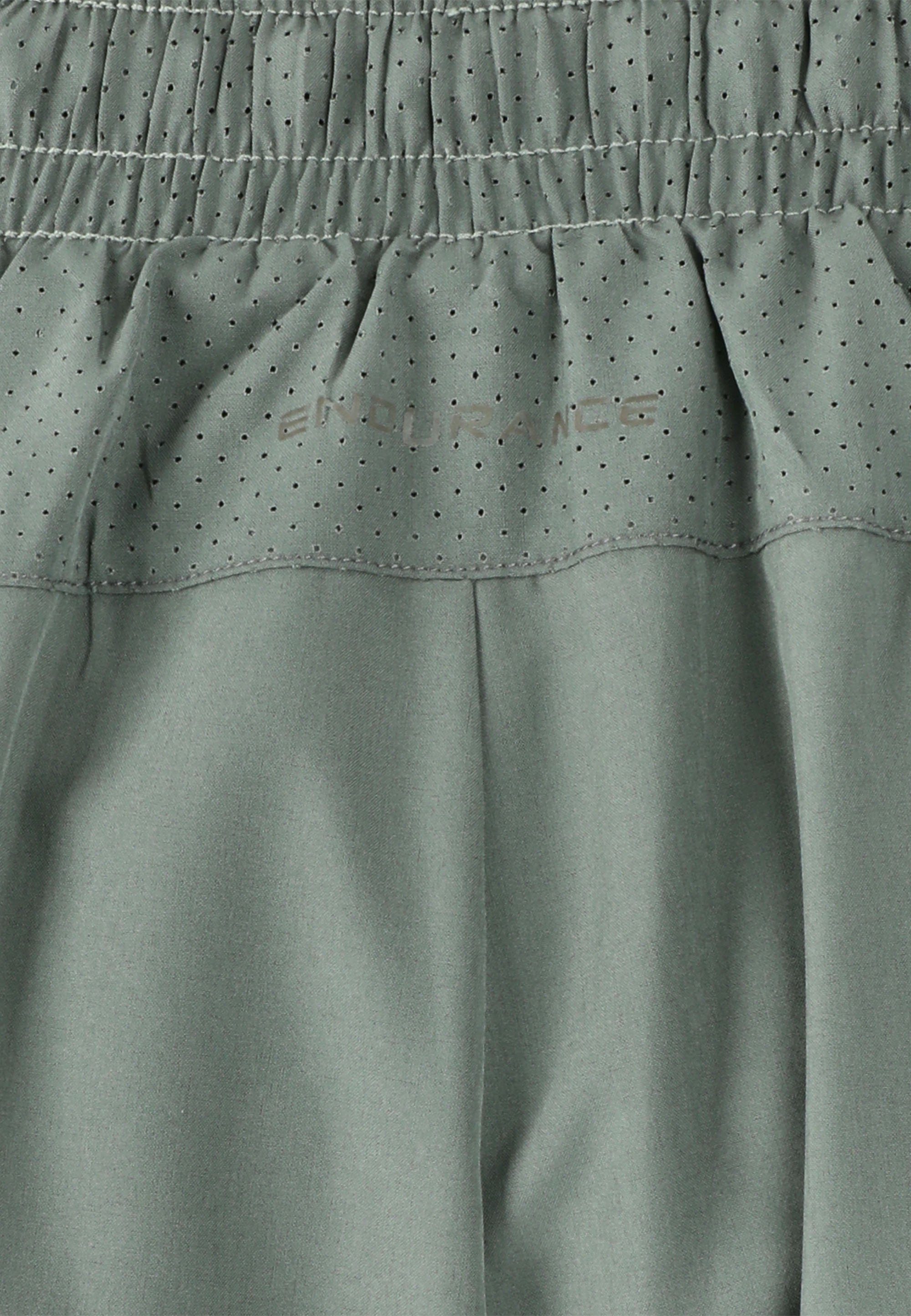 Taschen Shorts ENDURANCE mit dunkelgrün praktischen Eslaire