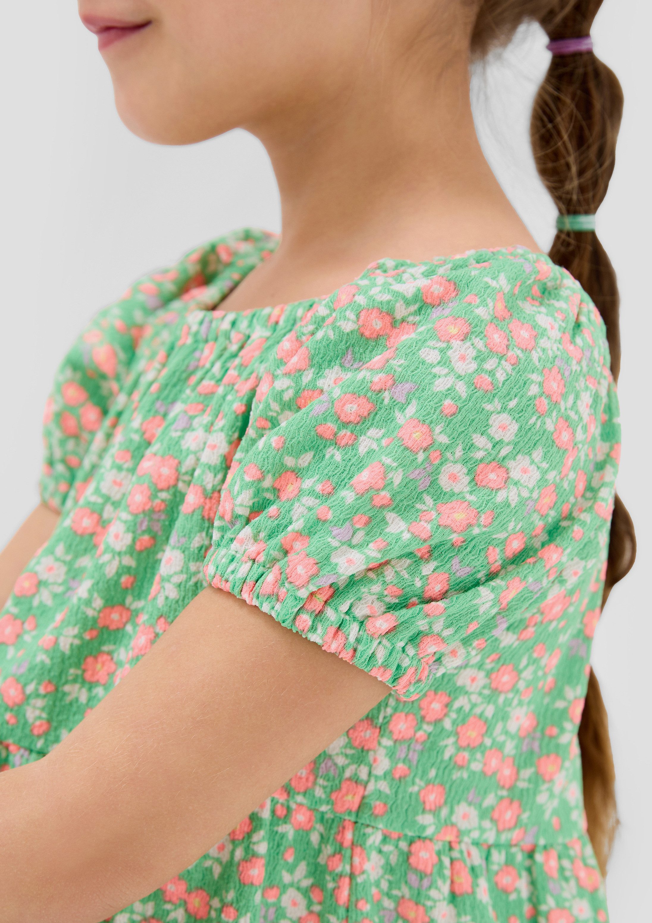 s.Oliver Minikleid Kleid Crêpe-Kleid mit Puffärmeln