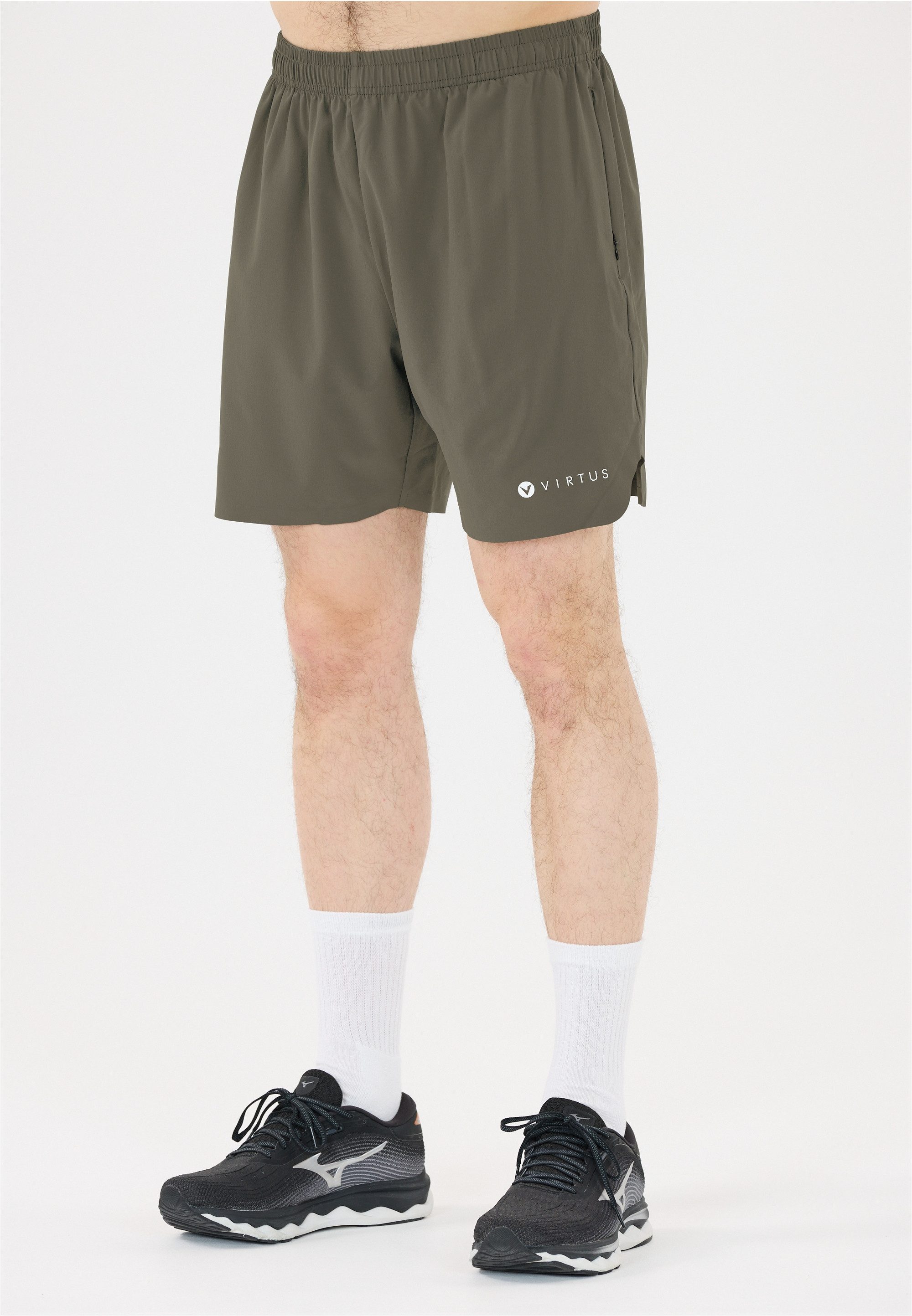 Virtus Shorts Spier mit feuchtigkeitsregulierenden Eigenschaften günstig online kaufen