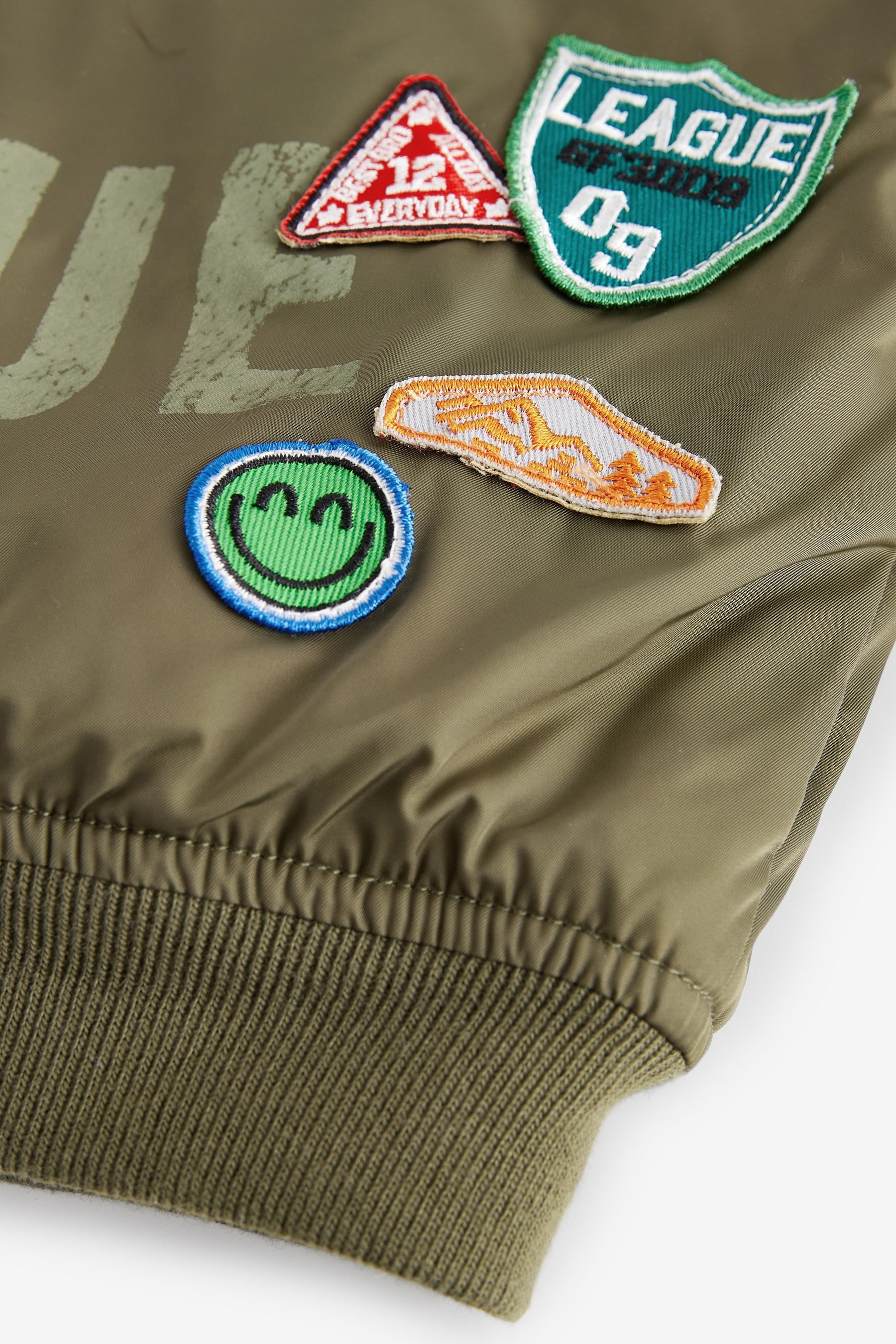 Next Bomberjacke Bomberjacke mit Kapuze aus Jersey und Badge (1-St)