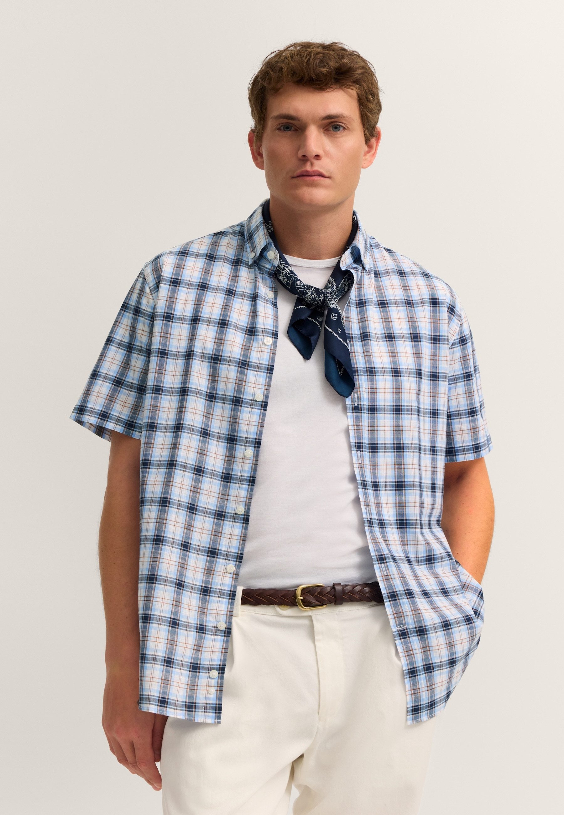 bugatti Kurzarmhemd Modern Fit mit einem Karo-Muster