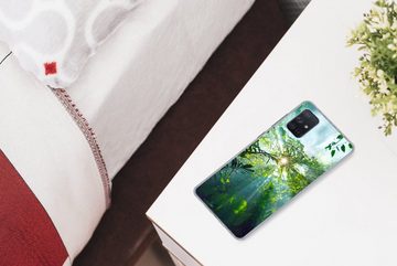 MuchoWow Handyhülle Die Sonne scheint durch die Wälder eines Regenwaldes in Malaysia, Handyhülle Samsung Galaxy A51, Smartphone-Bumper, Print, Handy