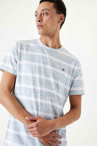 Garcia T-Shirt AOP stripe (1-tlg) Logoprägung an der Brust