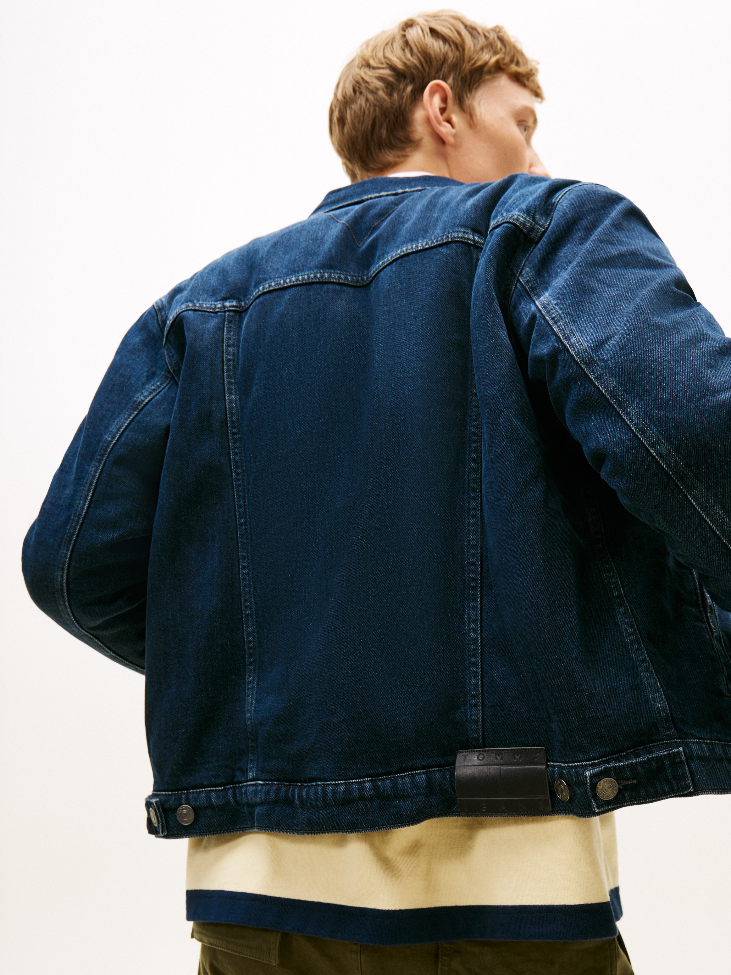 Tommy Jeans Jeansjacke RYAN RGLR TEDDY TRCKR EXT Freizeitjacke, Übergangsjacke