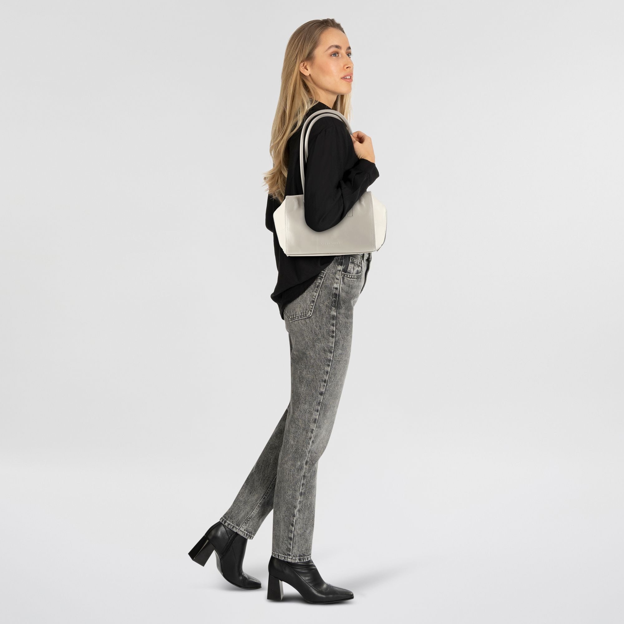 Liebeskind Berlin Schultertasche Kayla, Leder günstig online kaufen