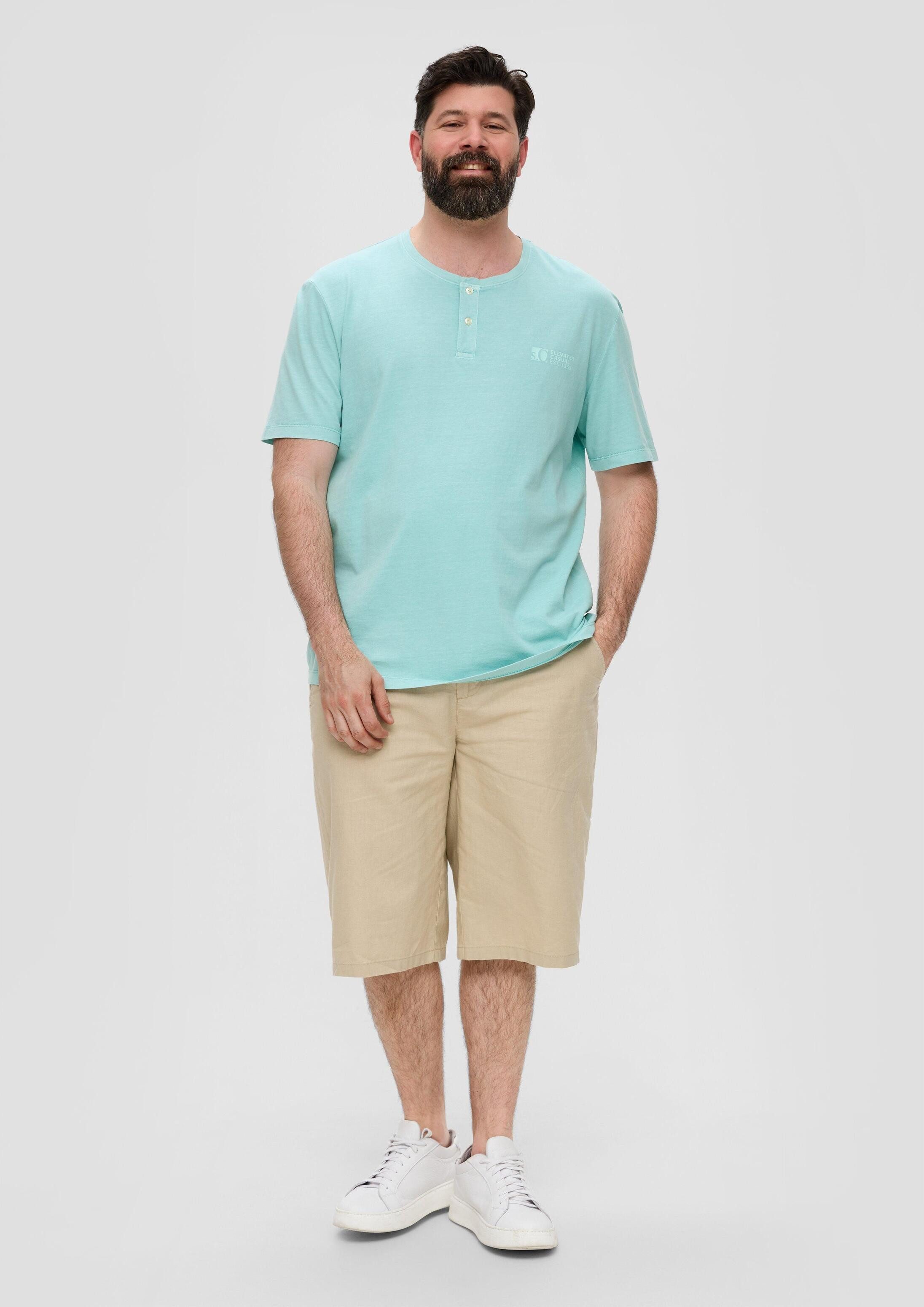 s.Oliver Kurzarmshirt T-Shirt T-Shirt mit Garment Dye und Henley-Ausschnitt
