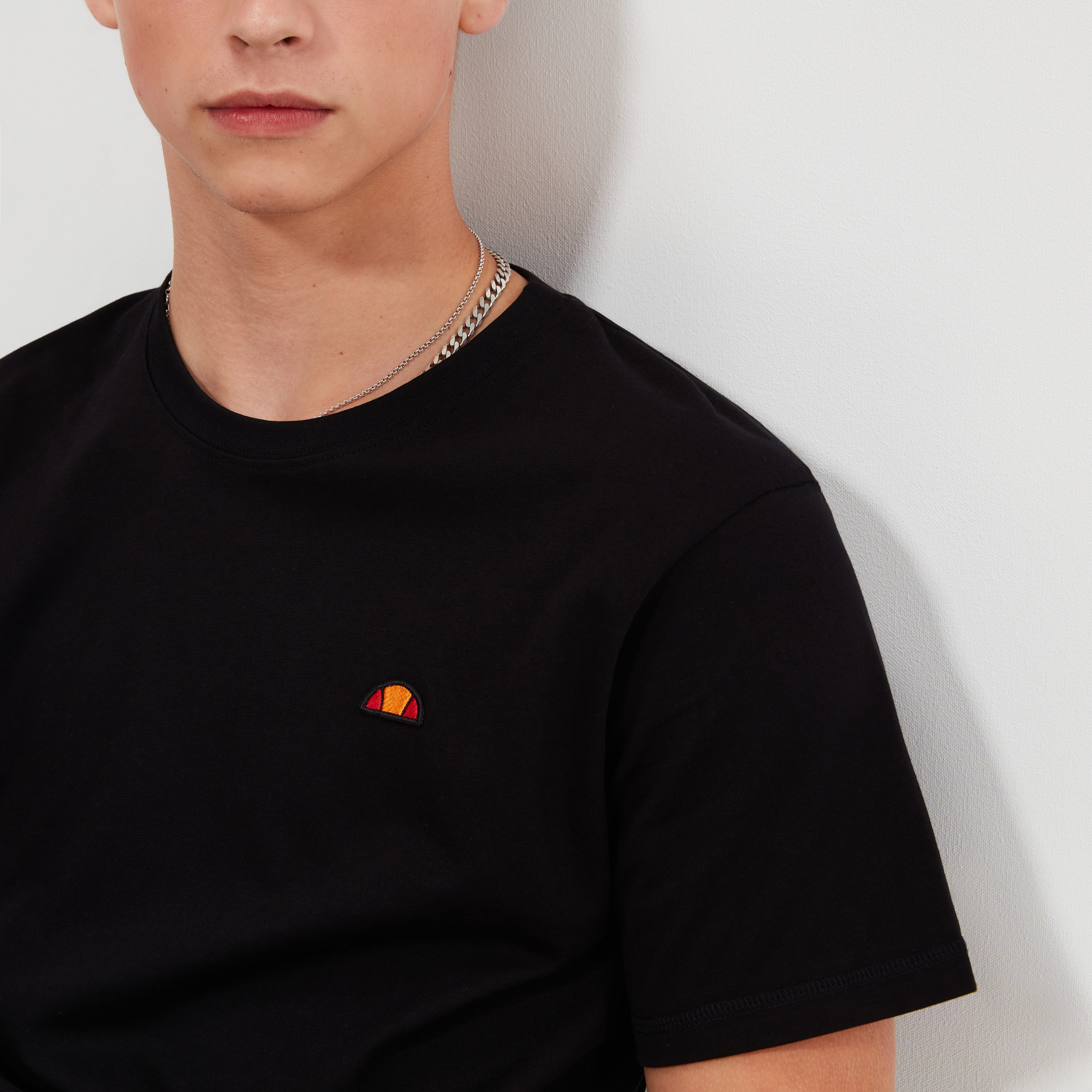 Ellesse T-Shirt CASSICA TEE bequemer Schnitt, für Erwachsene, für Sportmode und Streetwear