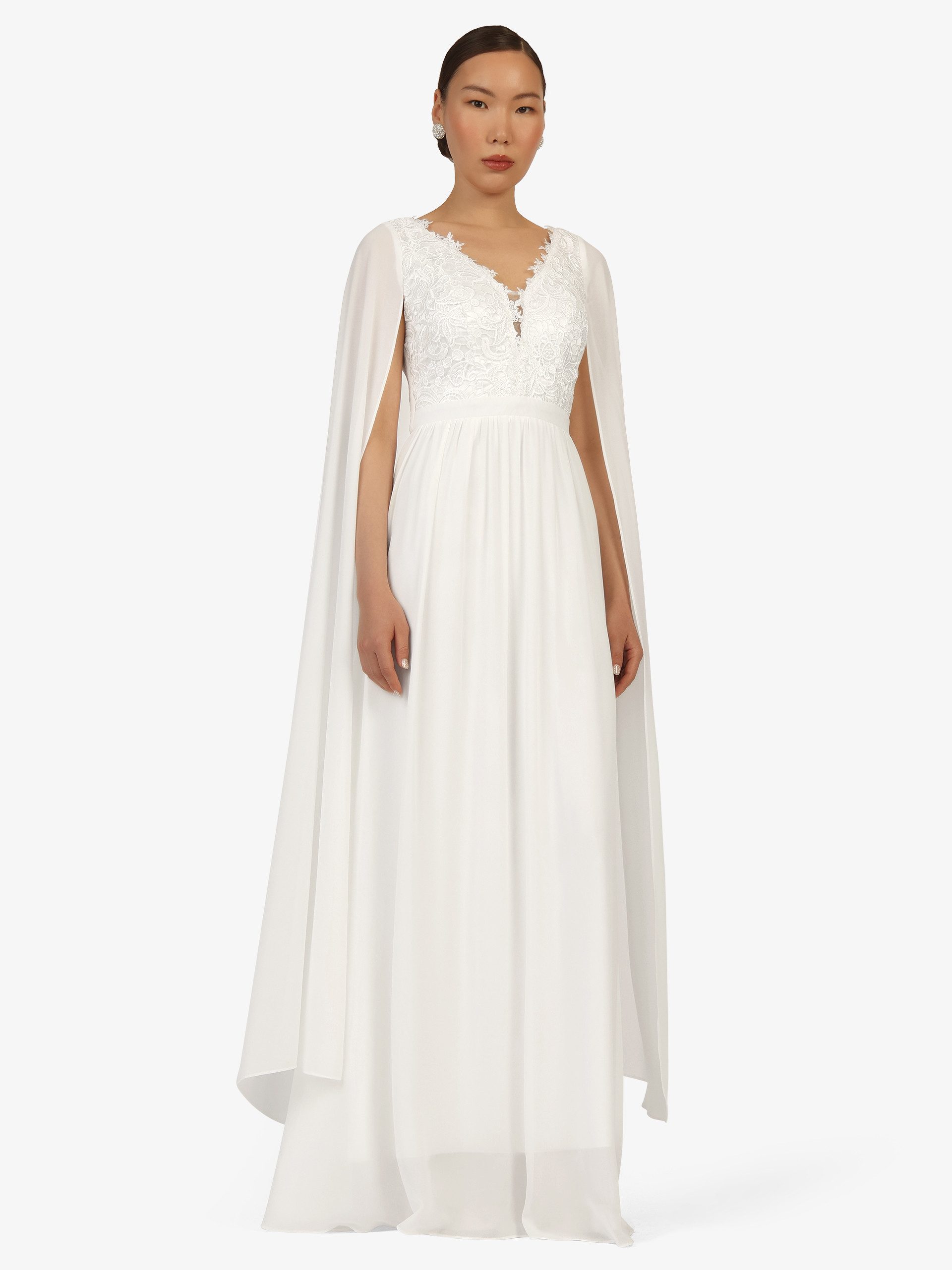 Kraimod Abendkleid mit Spitze und fließendem Cape