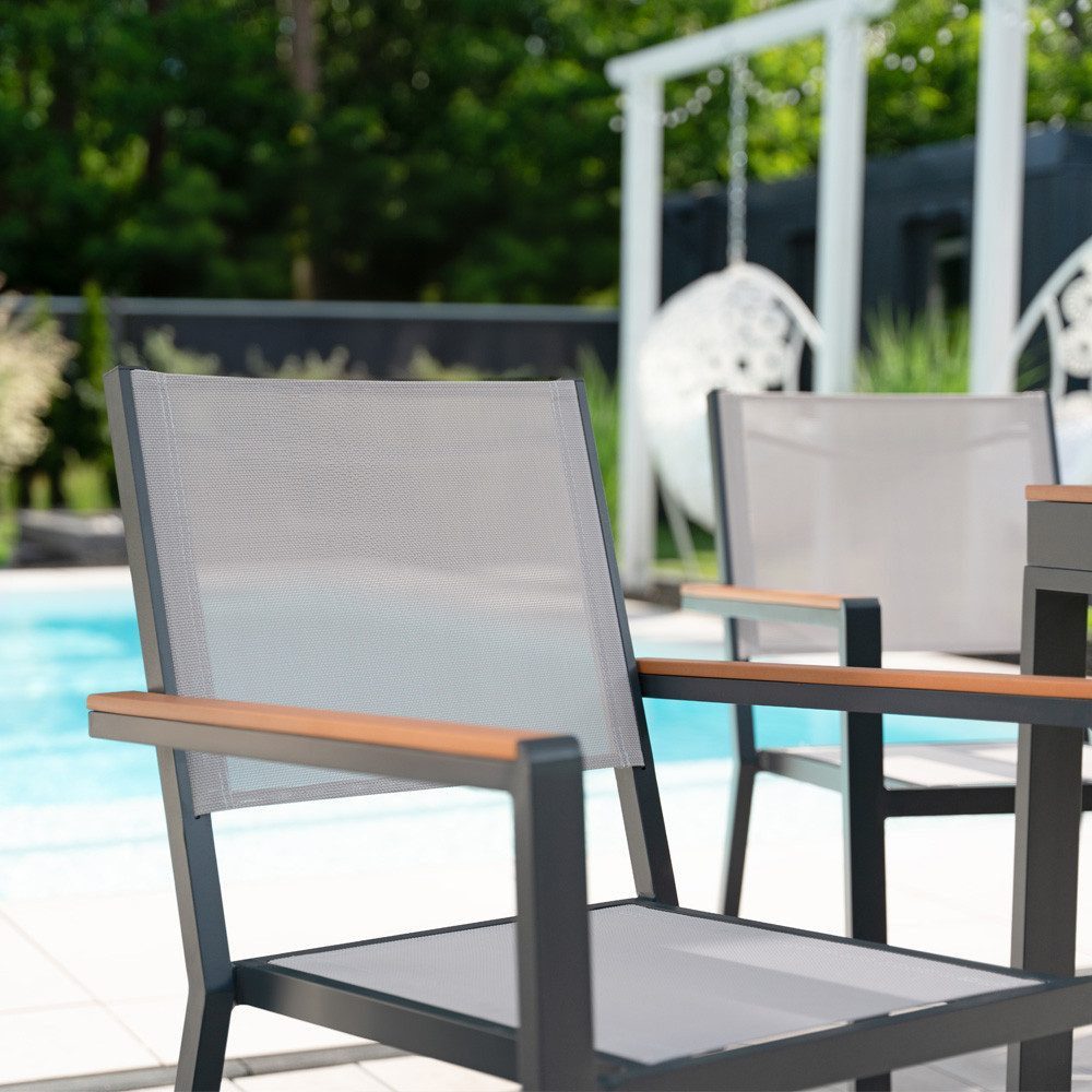 HOME DELUXE Gartenstuhl stapelbar SEDIA - Mengenauswahl (1 St), stapelbar & mit Holz Armlehnen, Gartenstühle