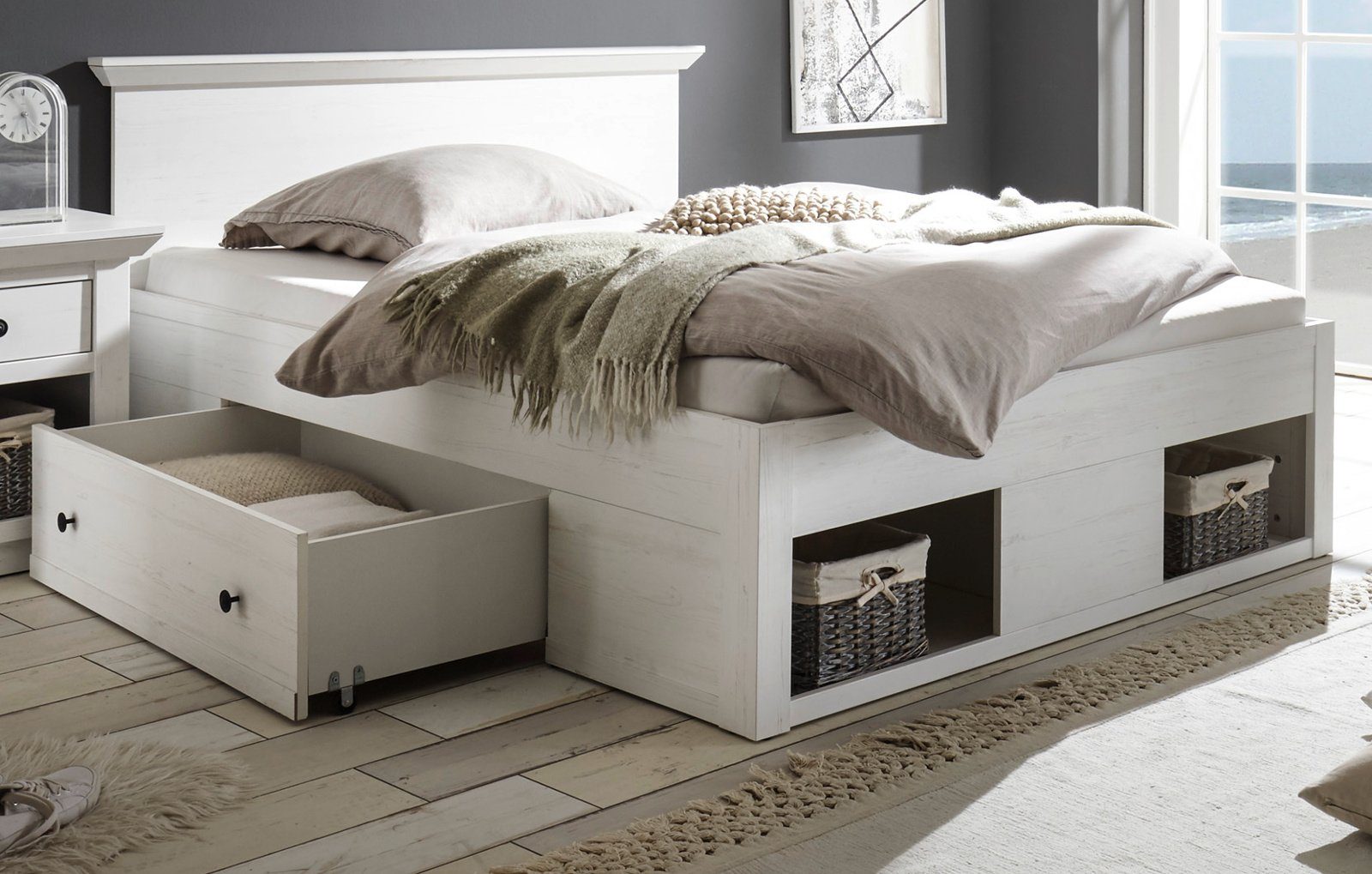 Furn.Design Einzelbett Hooge (Bett 200 gekälkt, Liegefläche cm), modern 2x Pinie 140 Bettschubkasten, weiß Landhausstil x in inkl