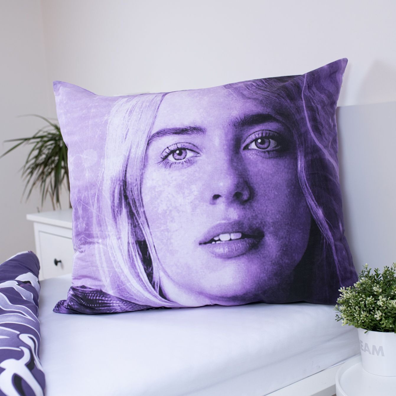 BILLIE EILISH Kinderbettwäsche Bettwäsche-Set aus Baumwolle - 140 x 200 cm + 70 x 90 cm, Baumwolle, 2 teilig – Bild 3 von 5