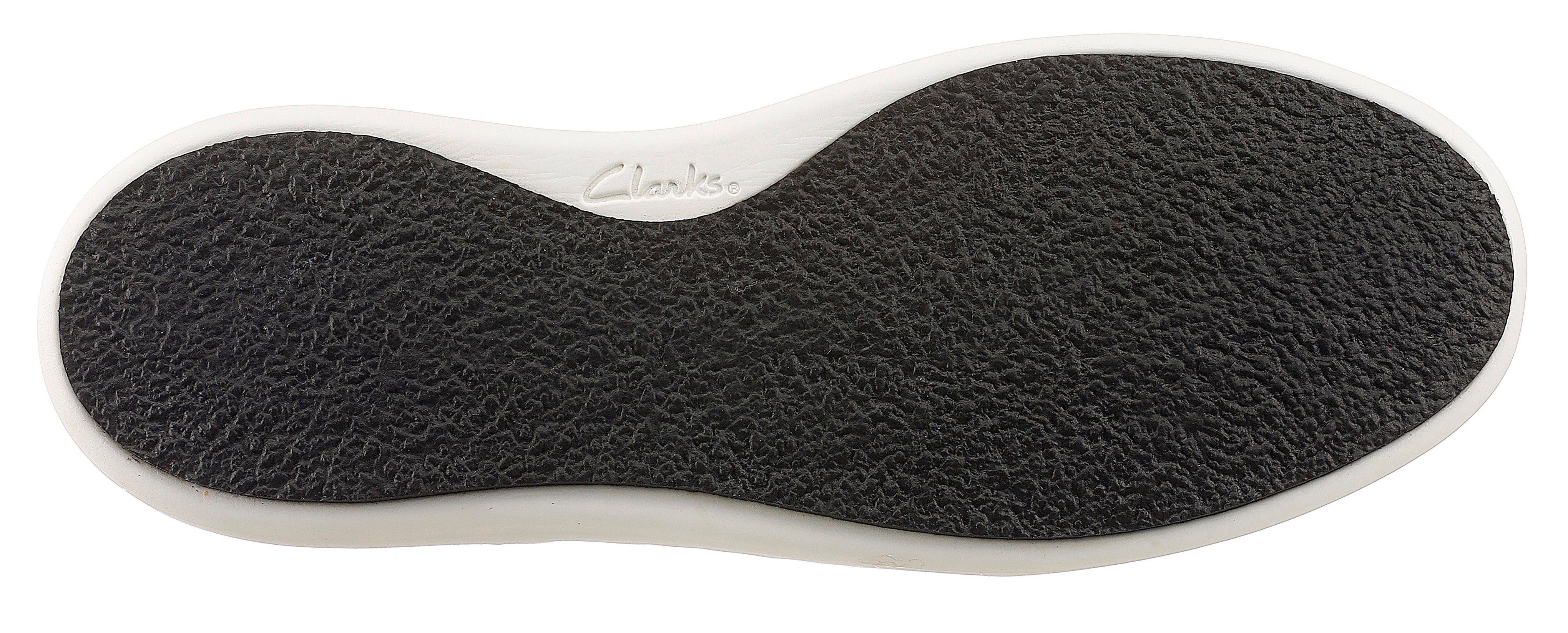 Schuhe Sneaker Clarks COURTLITE-TOR Sneaker mit feiner Perforation