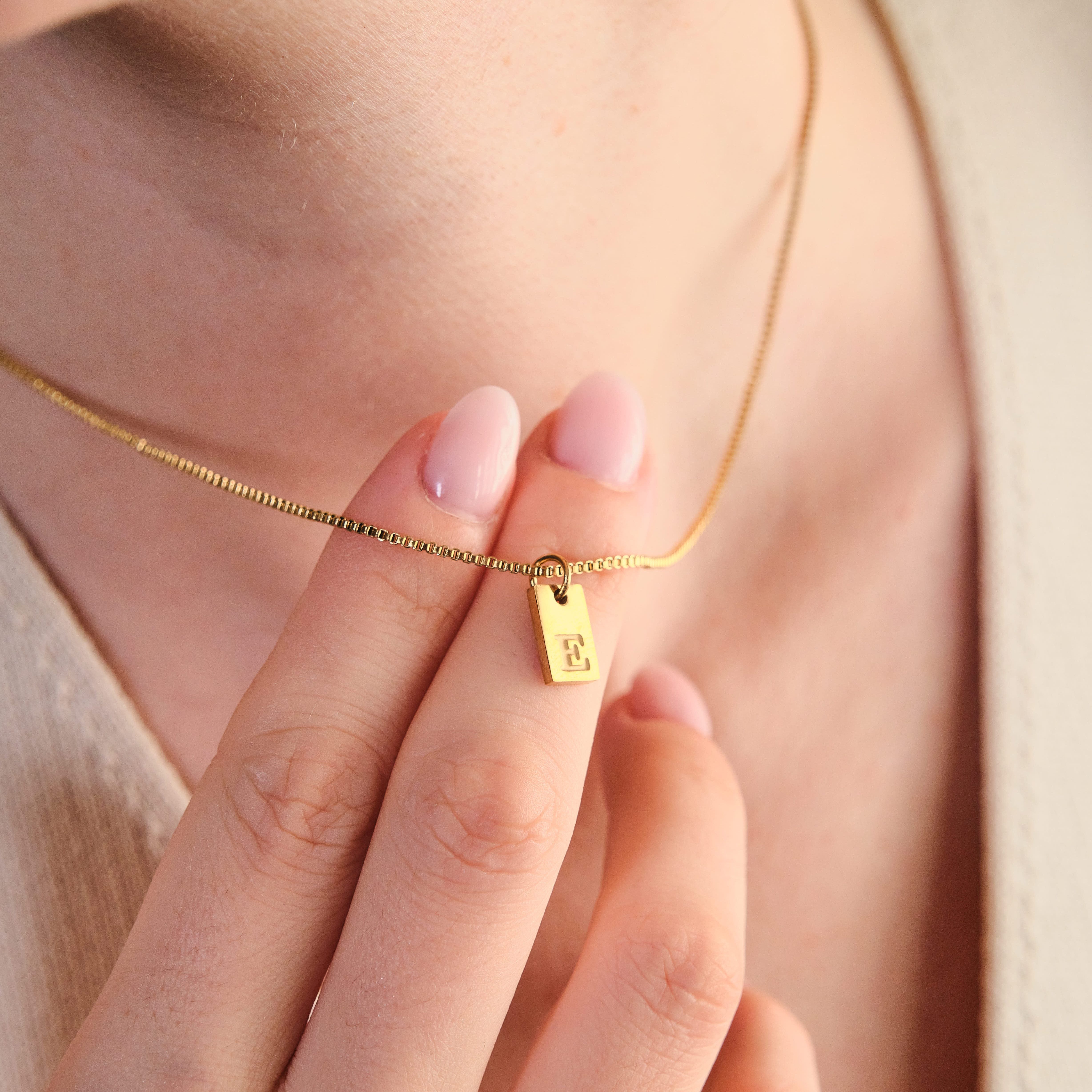 OTANTO Kette mit Anhänger Tag Initial Buchstaben Halskette mit Anhänger