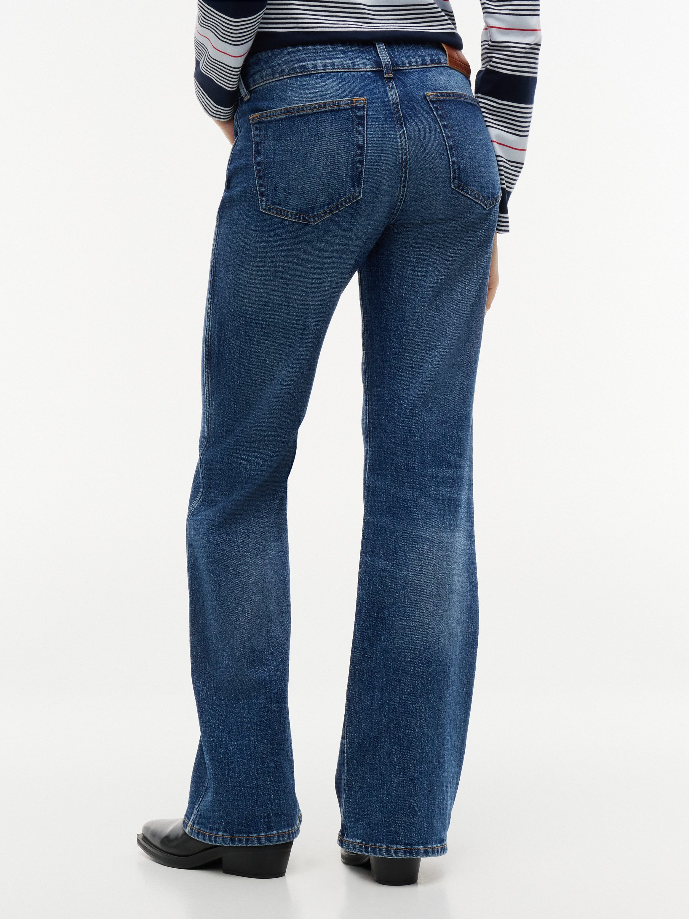 Tommy Jeans Bootcut-Jeans SIA LOW RISE BOOTCUT BJ0155 Baumwollmischung