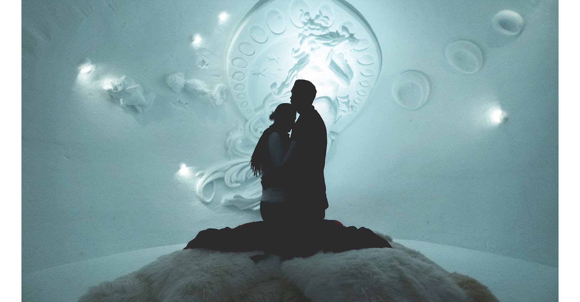 Jochen Schweizer Erlebnisgutschein Romantische Iglu-Übernachtung auf der Zugspitze für 2 (Fr), Romatikgipfel auf der Zugspitze