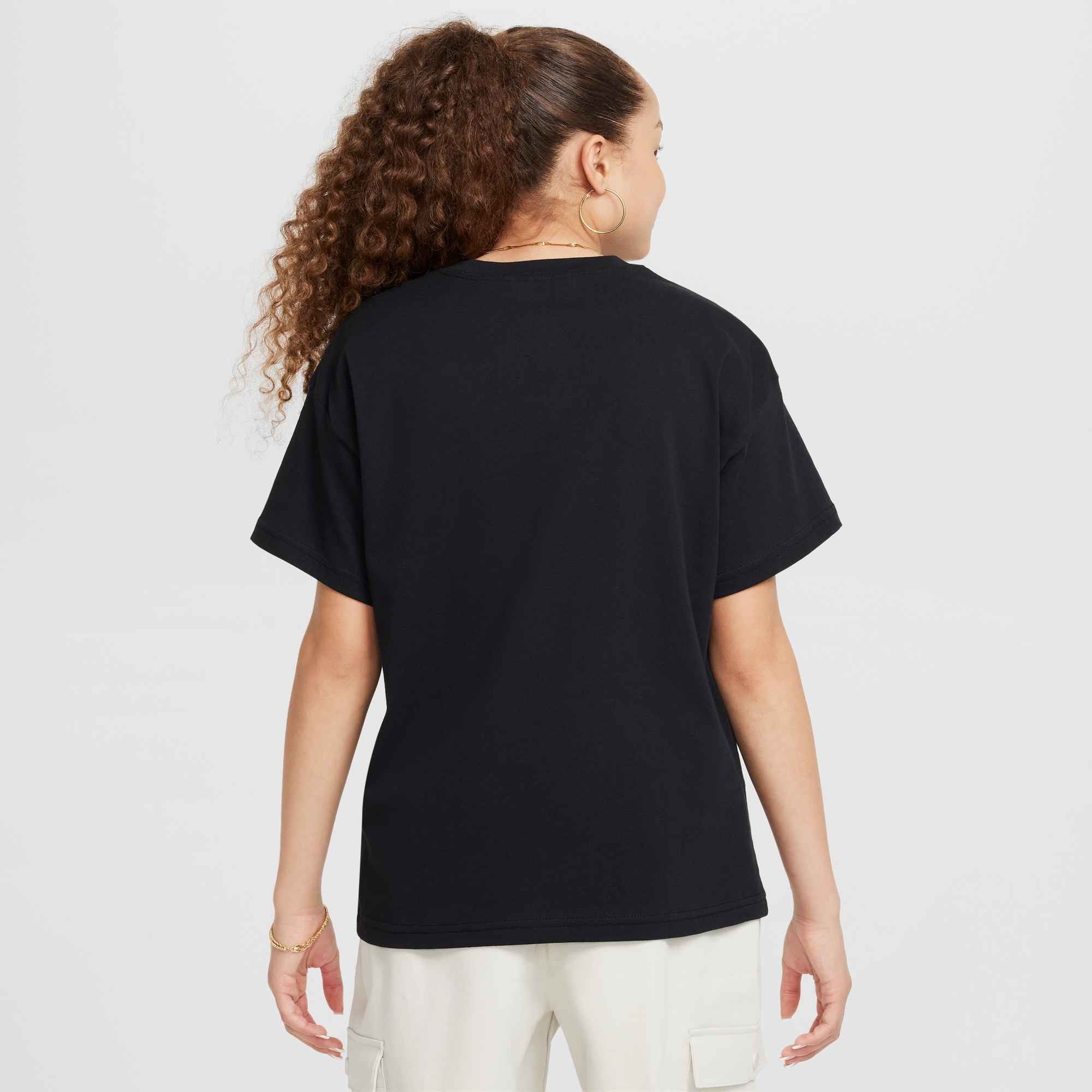 Nike Sportswear T-Shirt G NSW TEE BOY ESSNTL LBR Kurzarm, mit Rundhalsausschnitt, aus Baumwolle, normale Länge