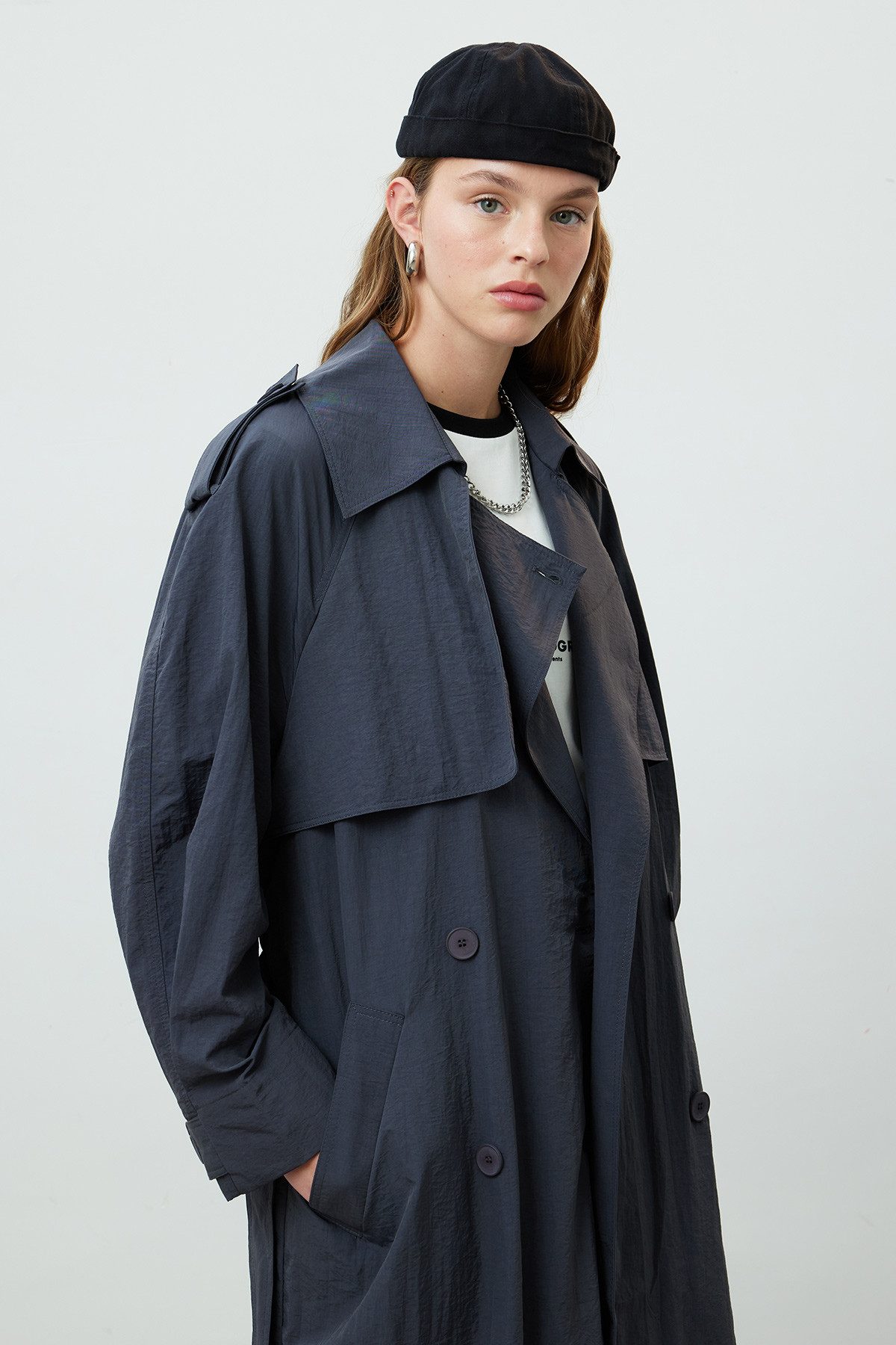 MANUKA Trenchcoat Beige Oversized Trenchcoat aus technischem Stoff