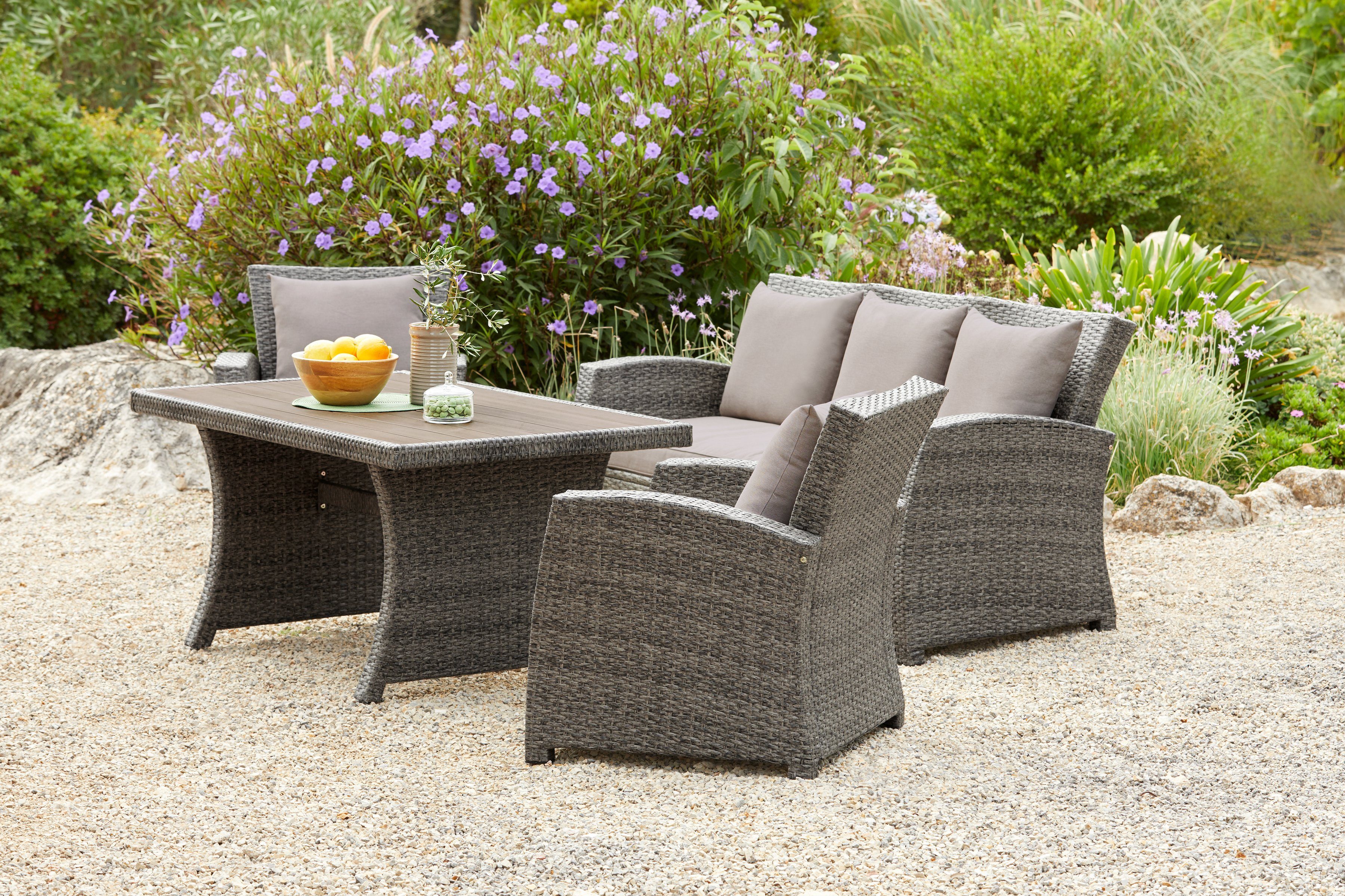 KONIFERA Gartenlounge-Set Siros, (Set, 12-tlg., 1x 3er Sofa, 2x Sessel, 1x Tisch 135x82x65cm, inkl. Auflagen), Polyrattan, Stahl, Tischplatte aus Nonwood, geeignet für 5 Personen