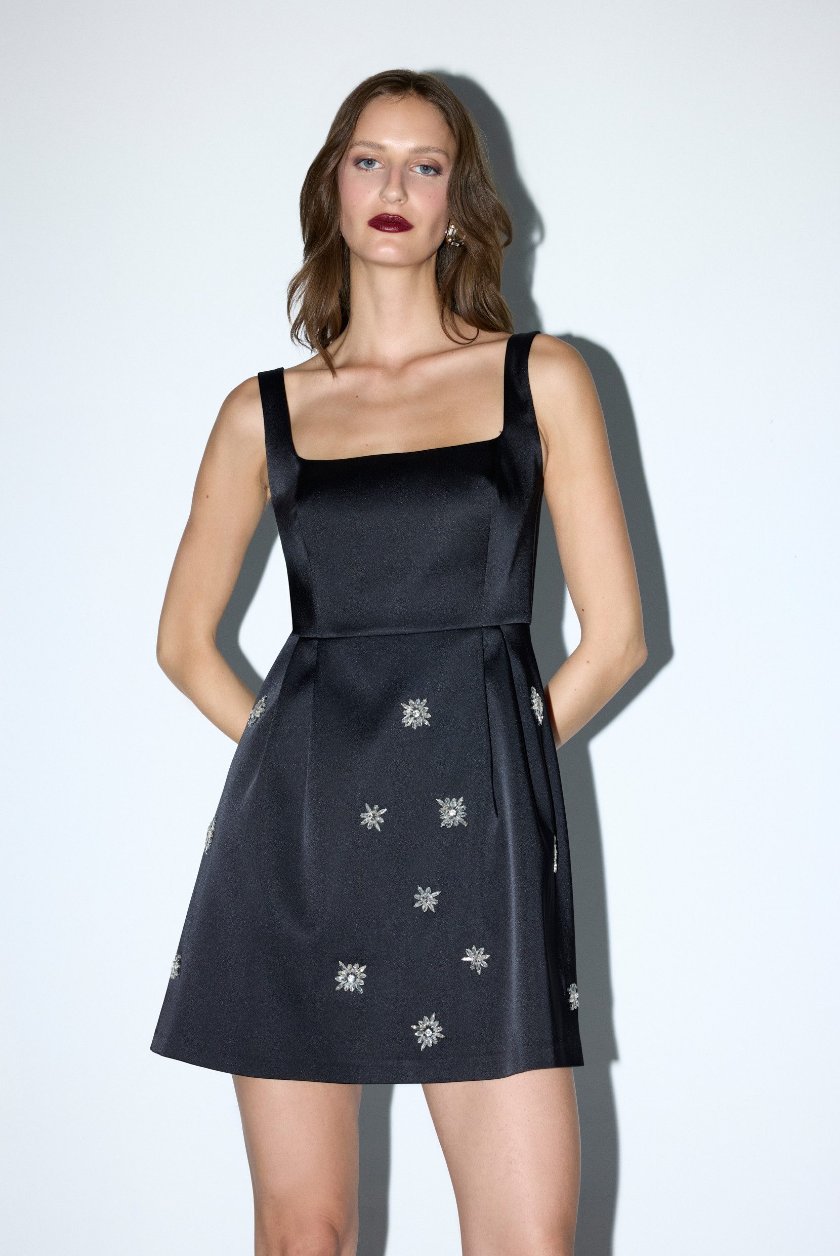 adL Partykleid Verziertes Minikleid mit eckigem Ausschnitt
