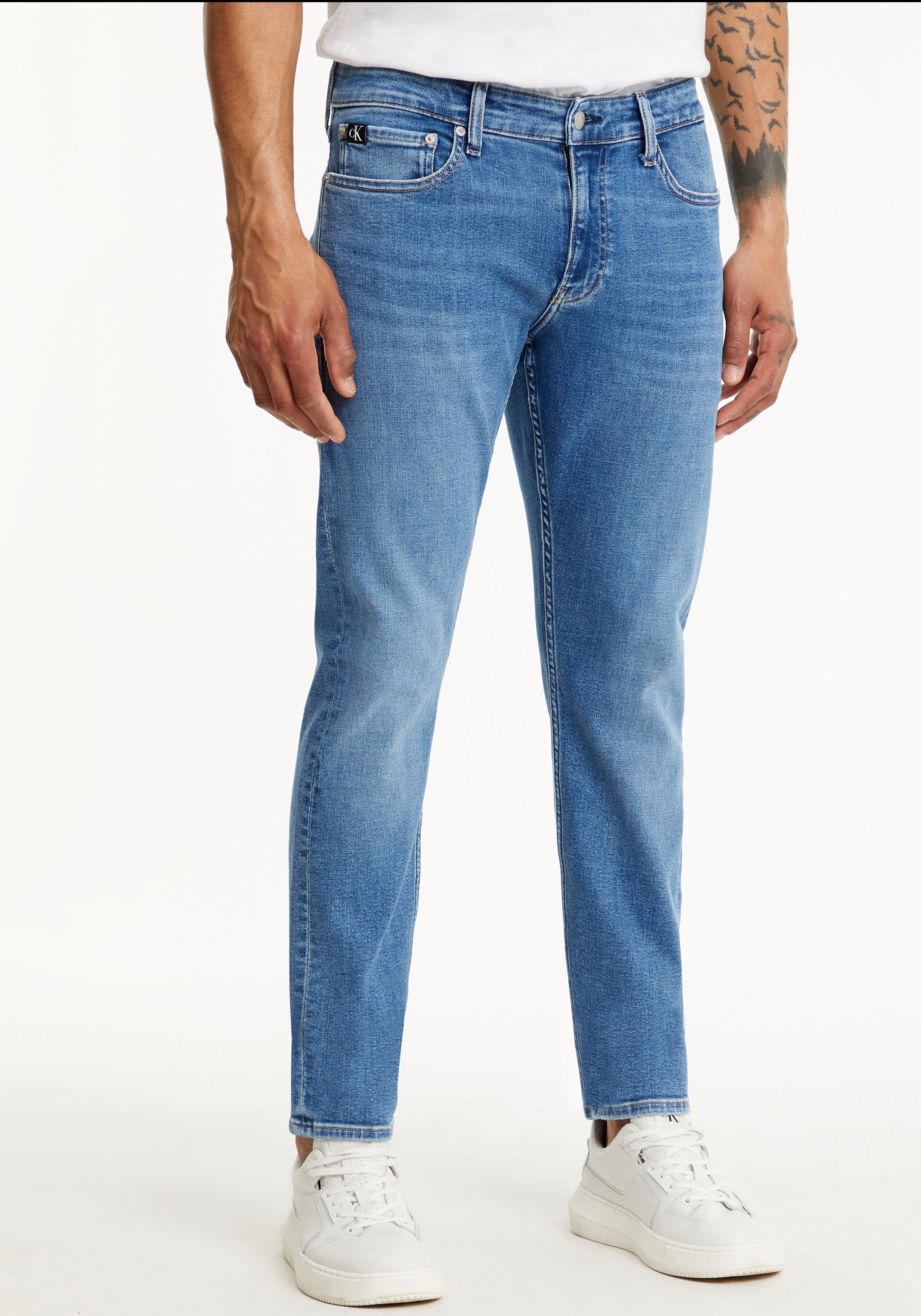 Slim-fit-Jeans Klein Calvin mit SLIM Klein Calvin Leder-Badge Jeans