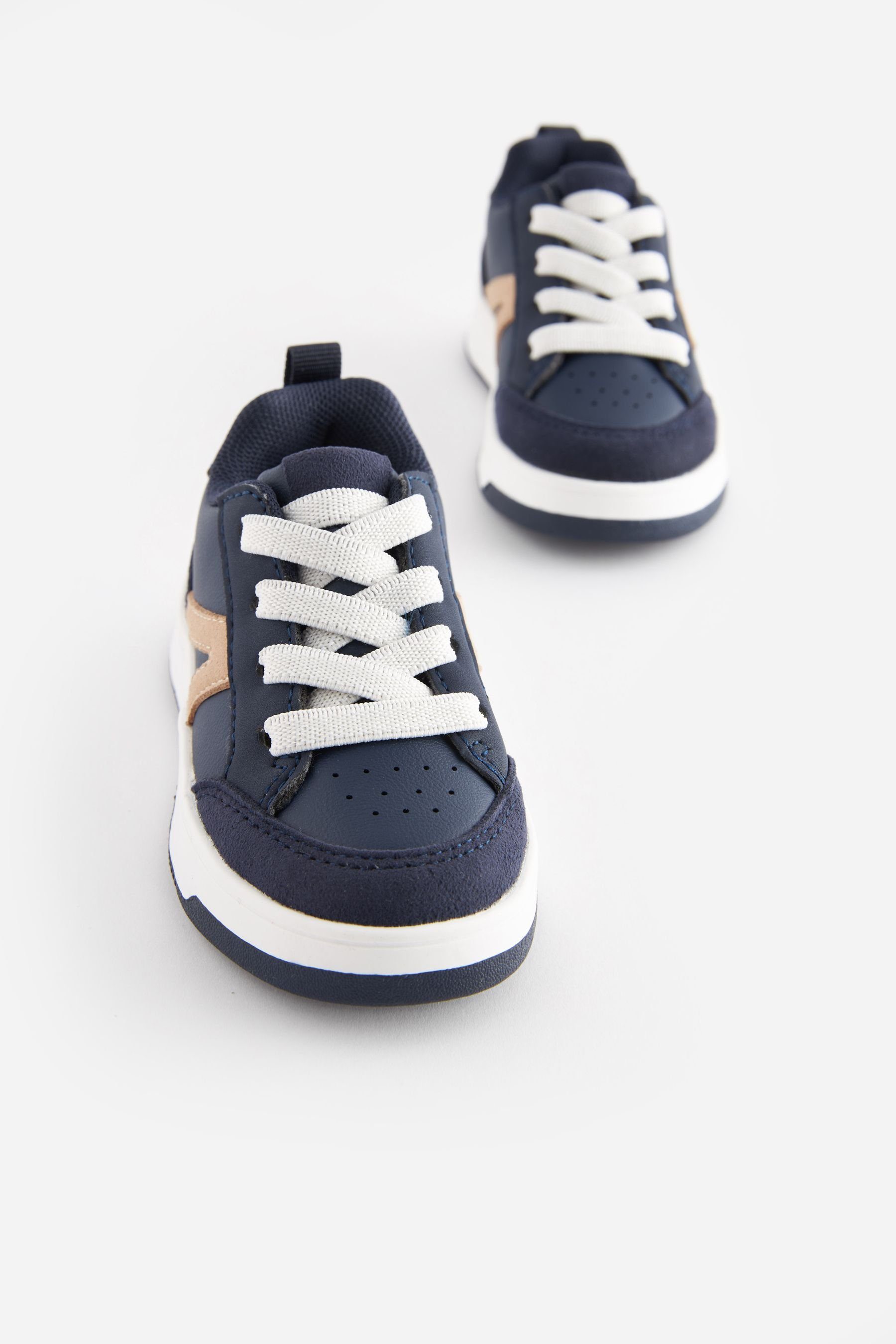 Next Sportschuh mit Elastikschnürung, weite Passform Sneaker (1-tlg)