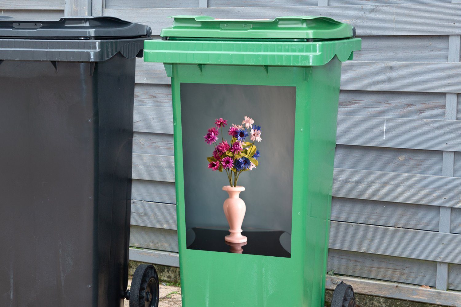 MuchoWow Wandsticker Mülleimer-aufkleber, Mülltonne, Container, St), (1 - - Sticker, Blumen Vasen Abfalbehälter Rosa