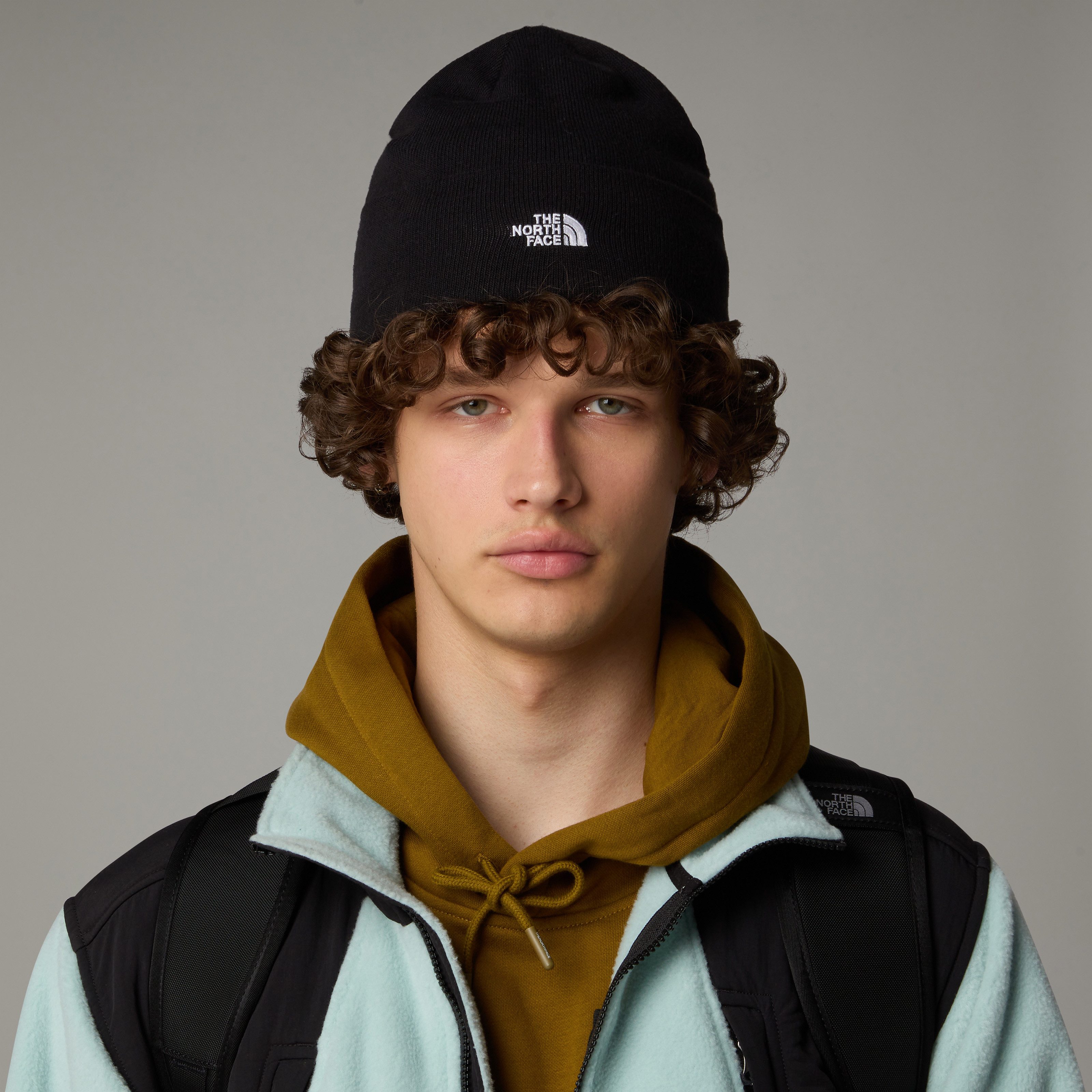 The North Face Beanie NORM BEANIE für Erwachsene geeignet, klassischer Beanie-Schnitt, sportlicher Stil