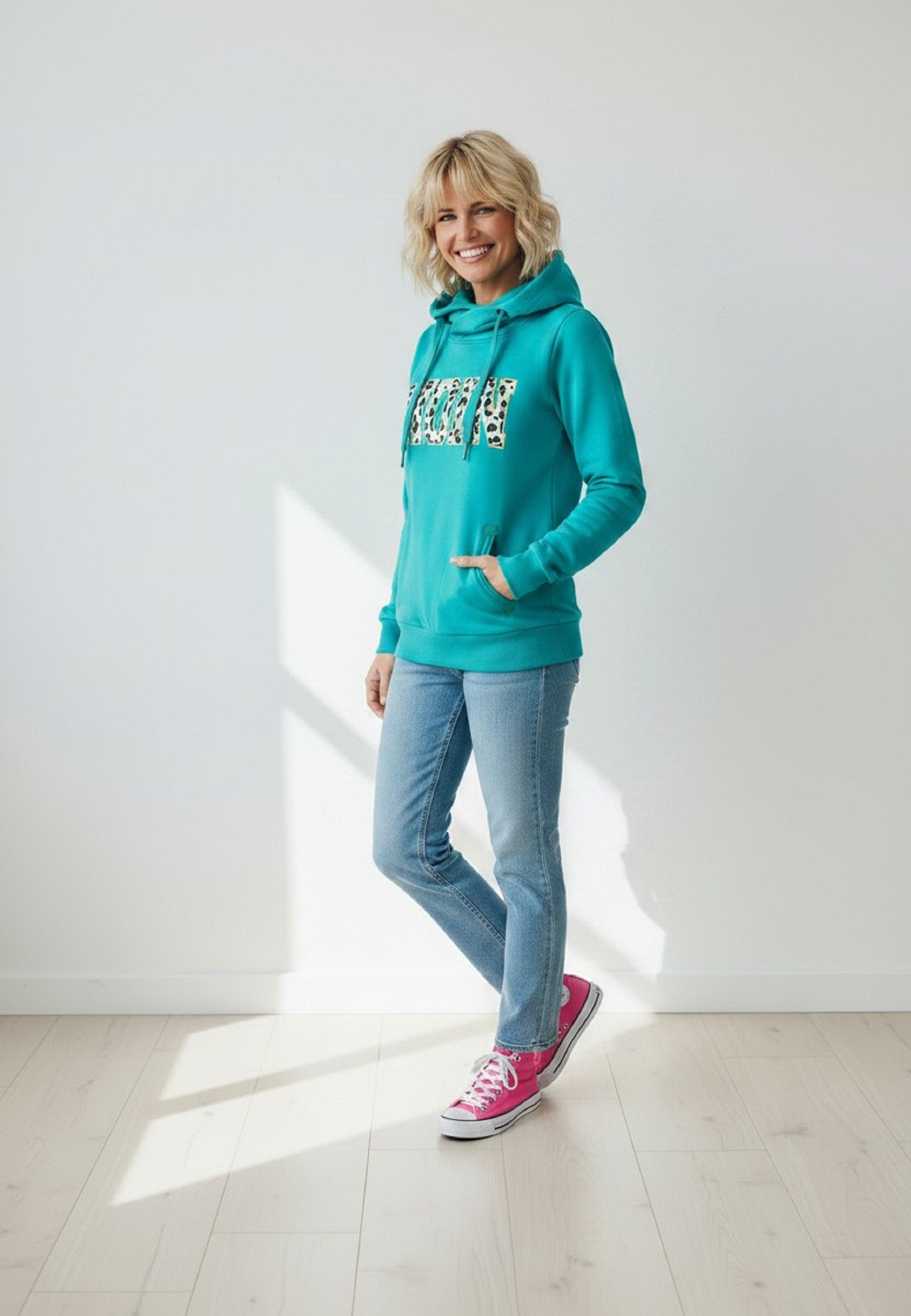 salzhaut Hoodie SÜNN - MOIN Leo Damen Tailliert salzhaut Kapuzenpullover – bequemer Fit und nordisch klares Design