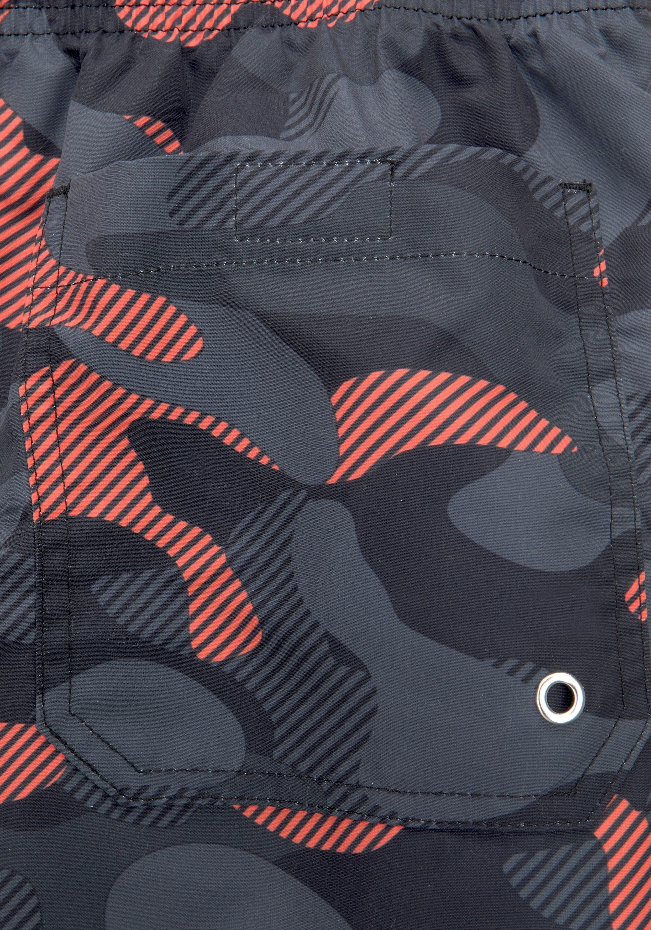 Bench. Badeshorts Jones in Tarnfarben