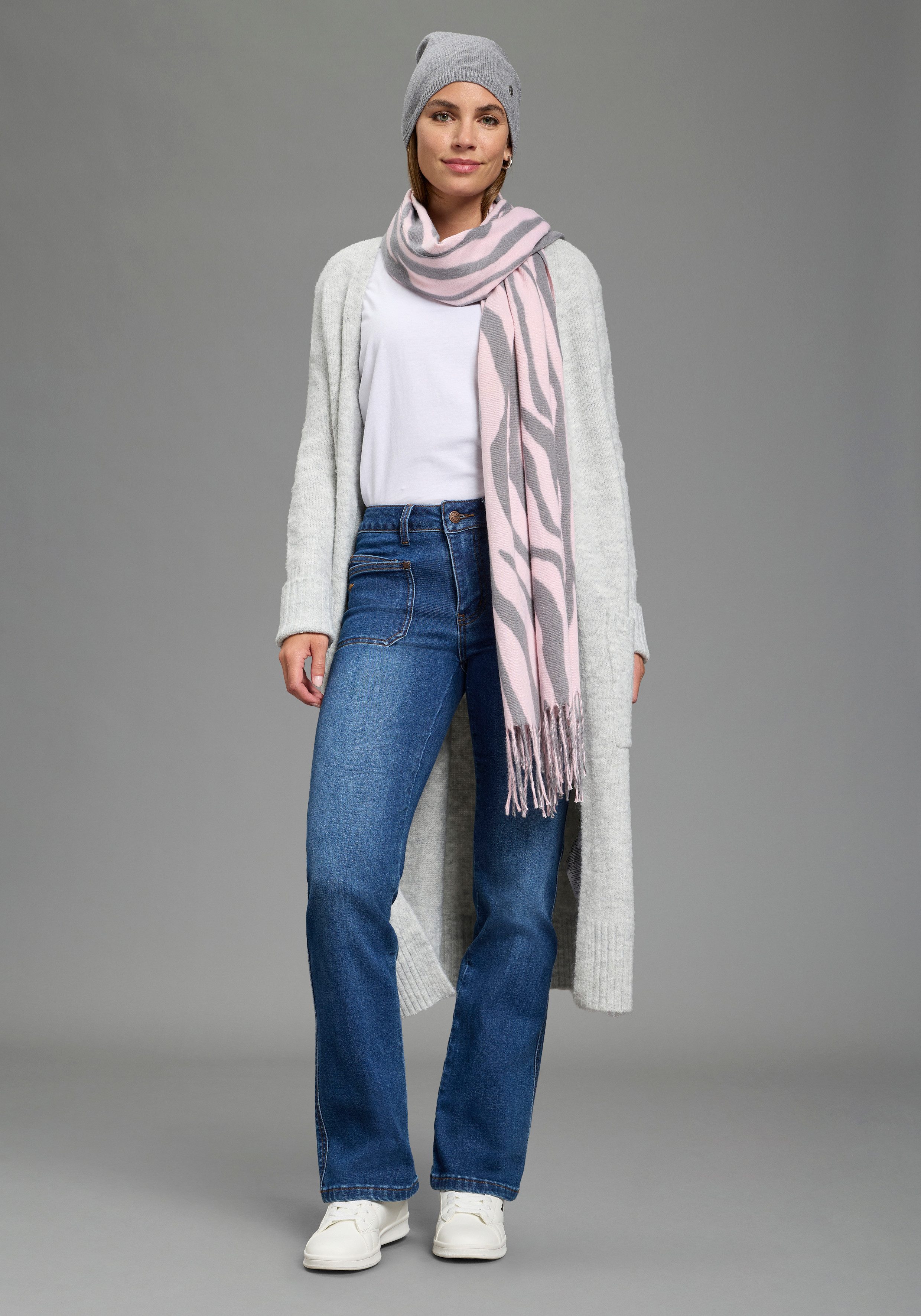 Zum Outfit 9