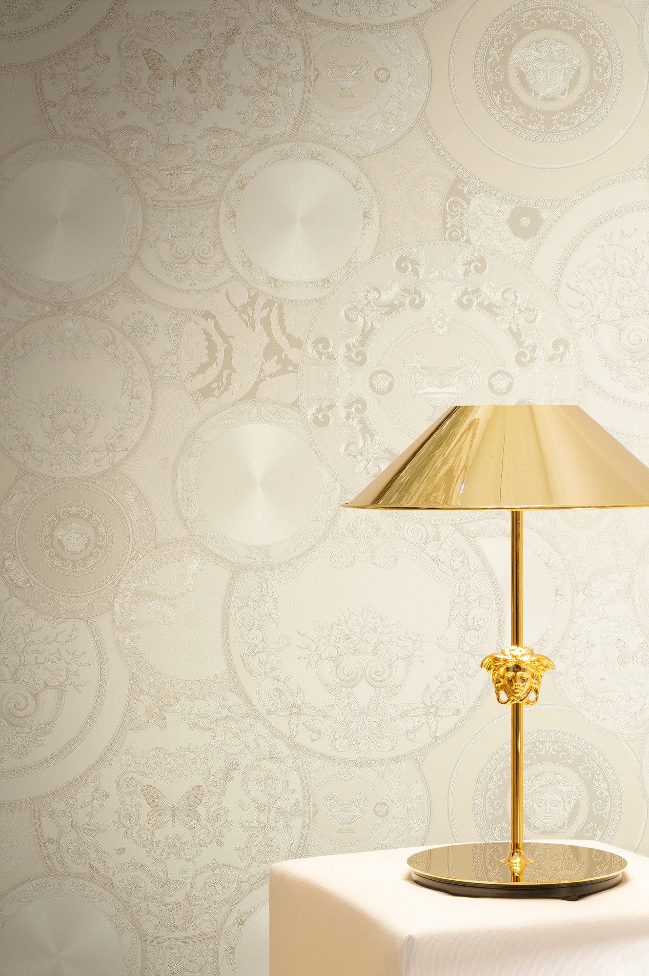 Versace Vliestapete Versace 6 Art De La Table –, geprägt, 3D-Optik, Barock, Motiv, (1 St), Elegantes Ornamentdesign mit Metallic-Glanz & feiner Prägung