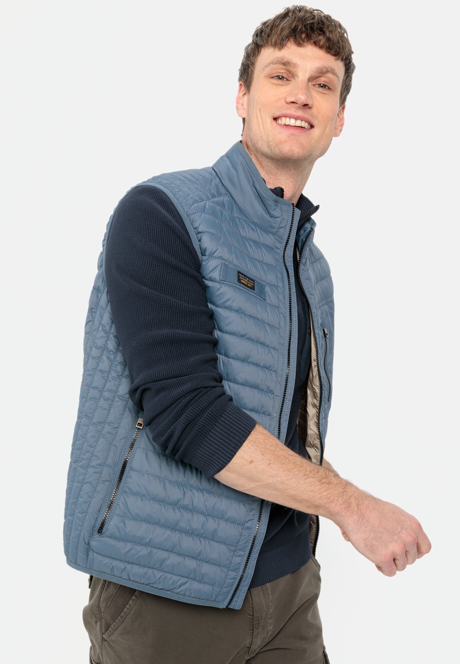 camel active Steppweste aus recyceltem Polyamid ärmellos Stehkragen mit Stehkragen