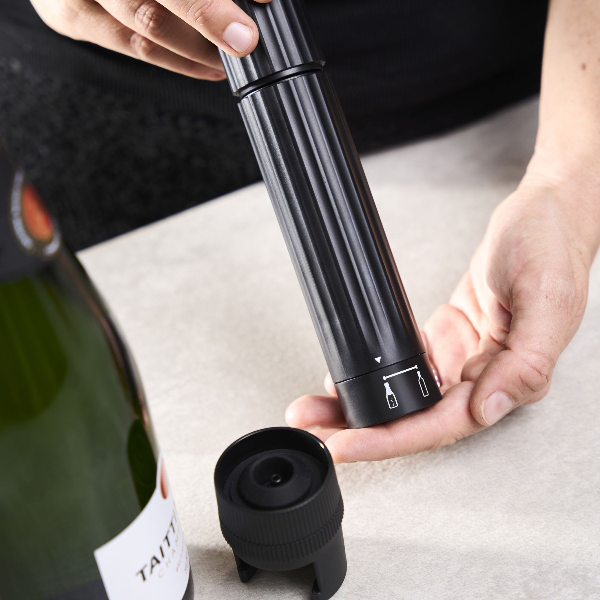 PEUGEOT Sommelier-Set Geschenkset POP'N'PRESERVE Korkenzieher Vakuumpumpe Für Wein Sekt
